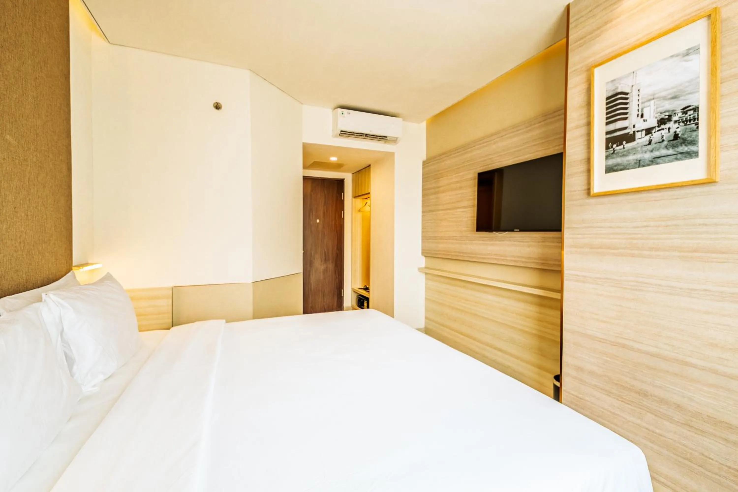 Bed in Gino Feruci Braga by KAGUM Hotels