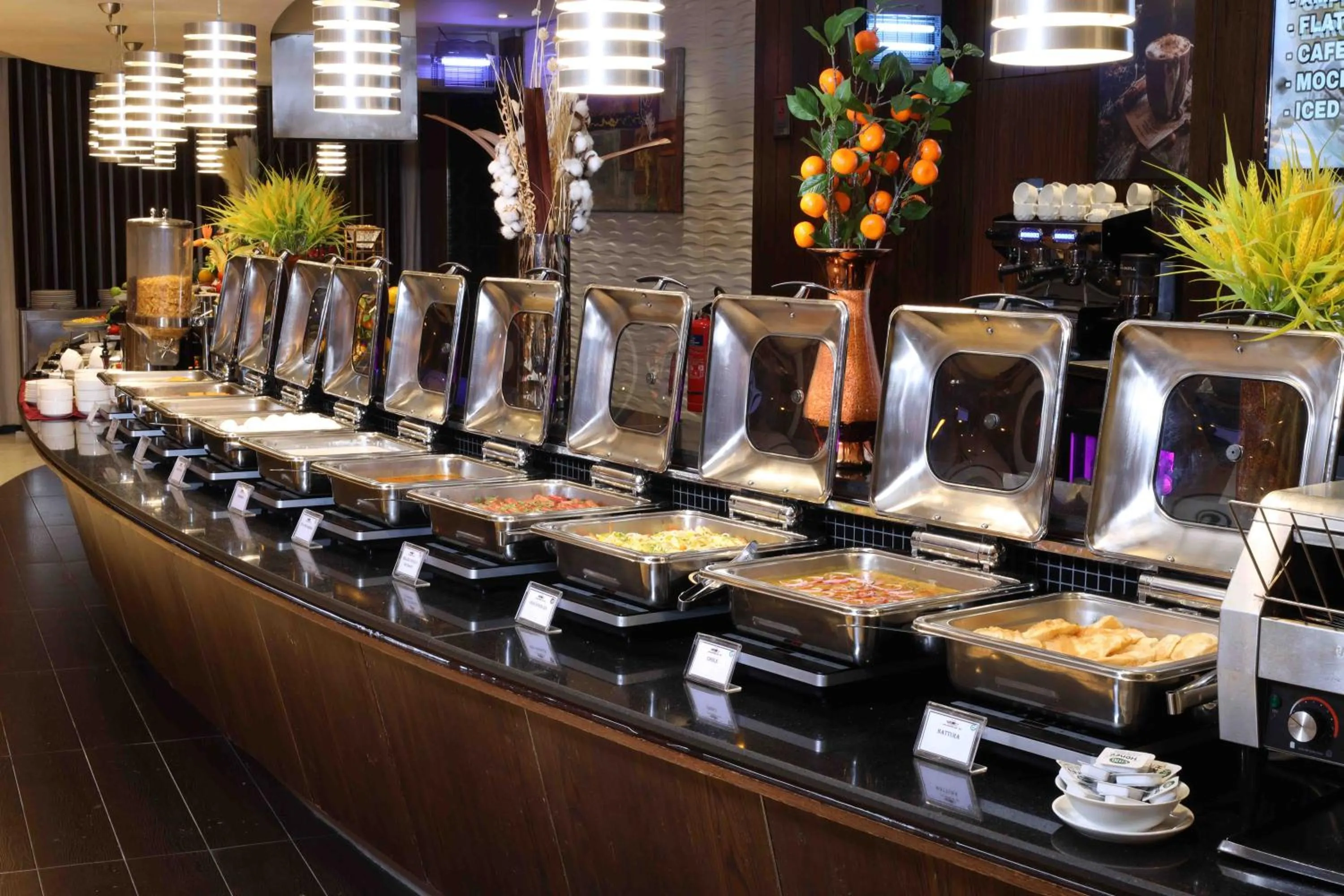 Restaurant/places to eat in City Tower Hotel