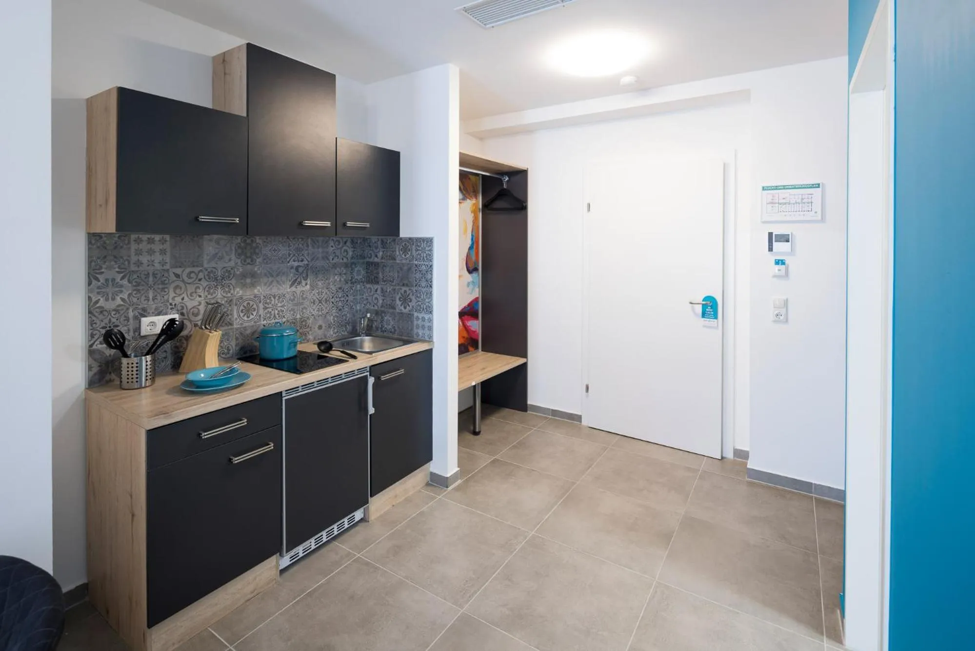 Kitchen or kitchenette in MOTEL24seven