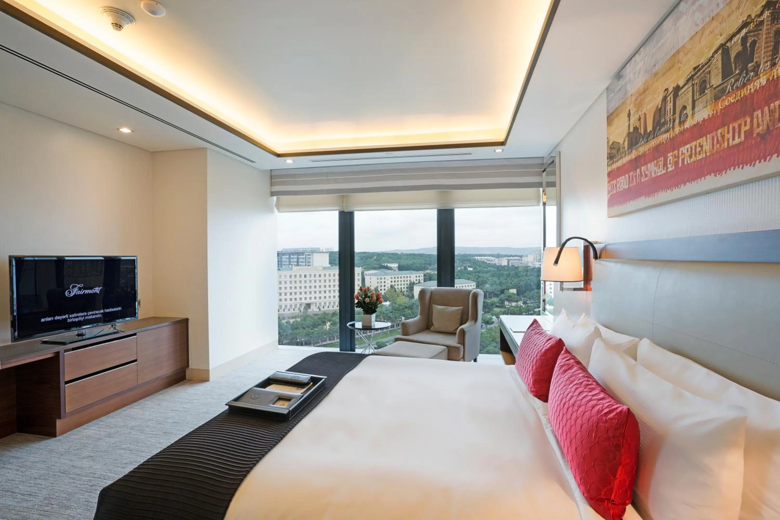 City view, Bed in Fairmont Baku, Flame Towers