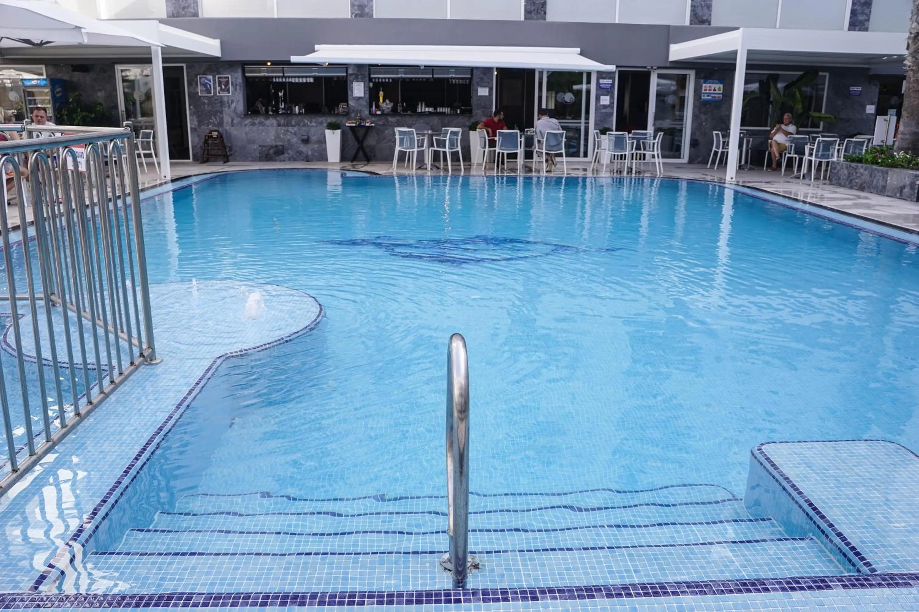 Swimming pool in Pebbles Resort