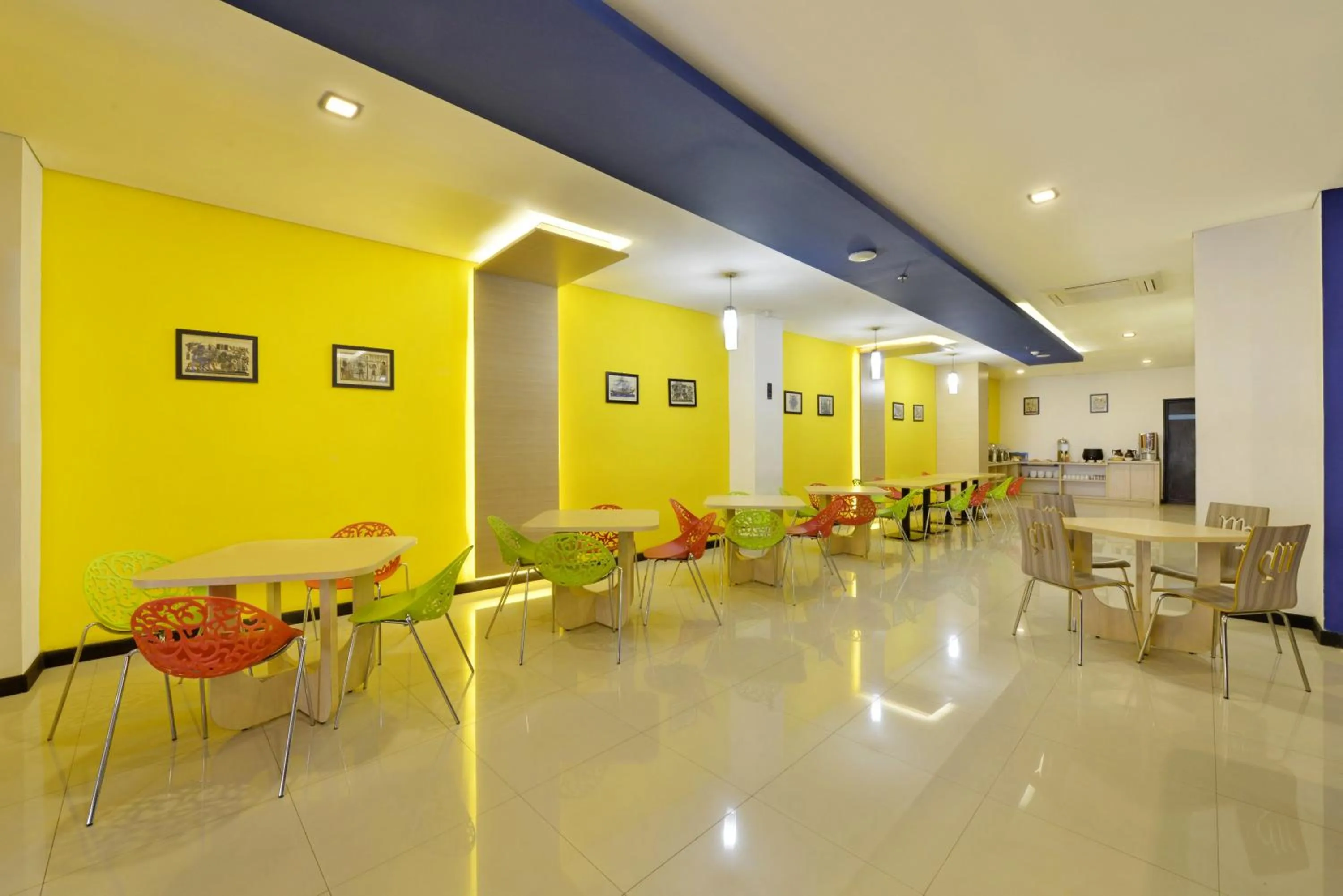 Restaurant/places to eat in Zodiak Paskal by KAGUM Hotels