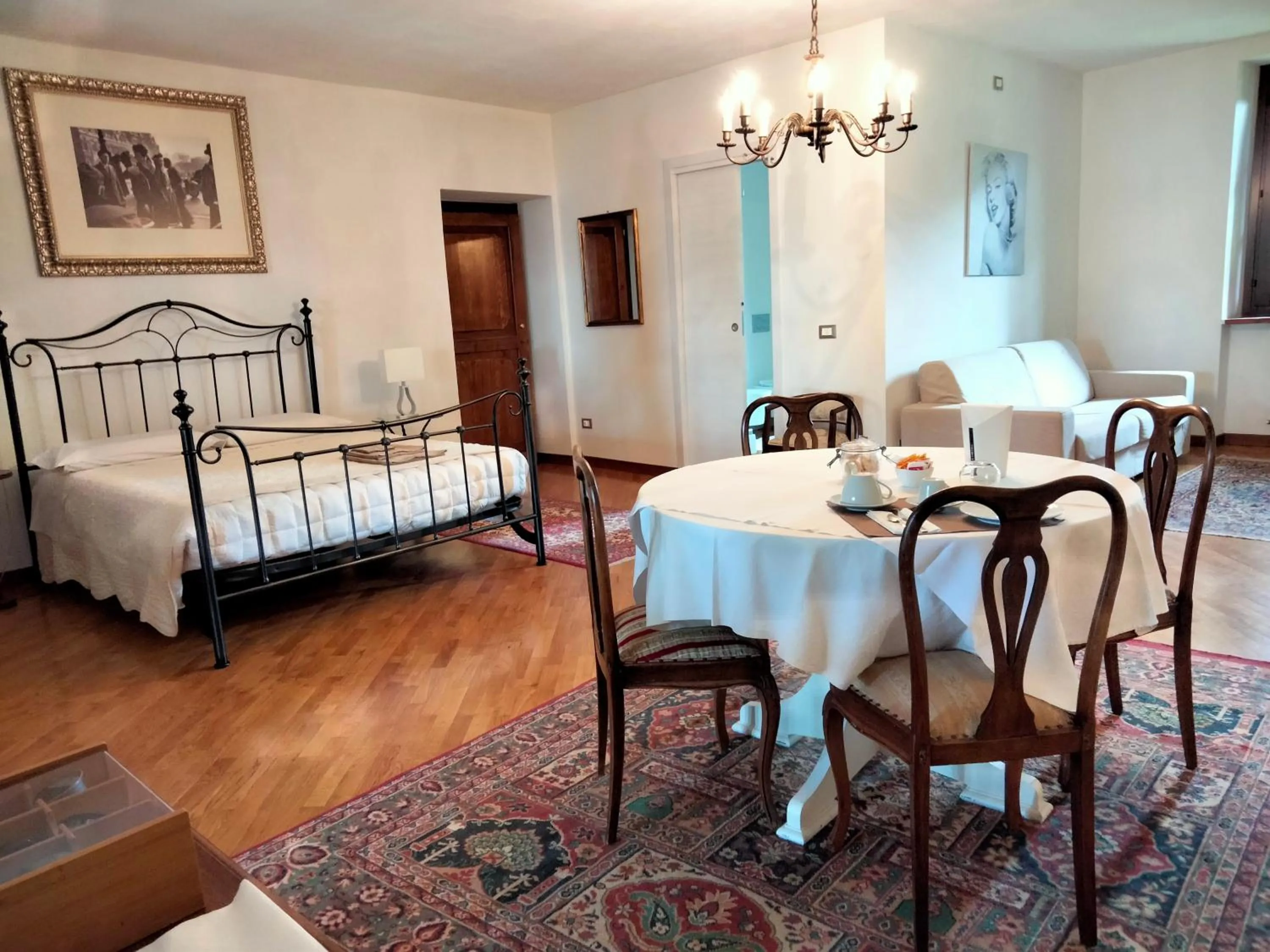 View (from property/room), Bed in B&B Cascina in Franciacorta