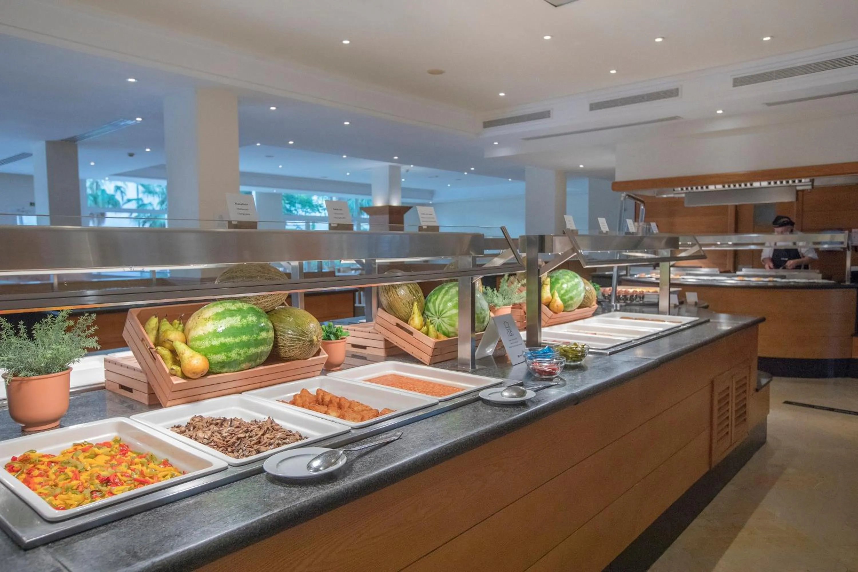 Restaurant/places to eat in HM Mar Blau