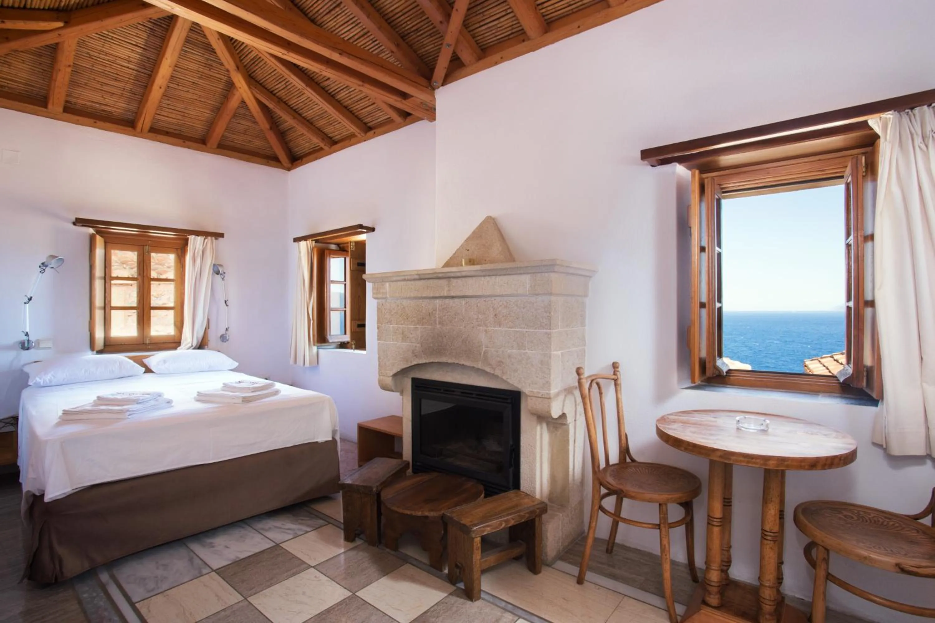 Bedroom, Bed in Bastione Malvasia Hotel (ex New Malvasia)