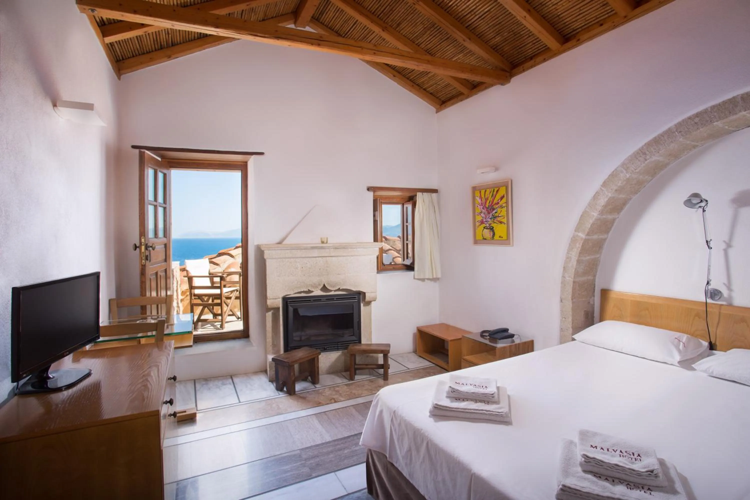 Bedroom, Bed in Bastione Malvasia Hotel (ex New Malvasia)