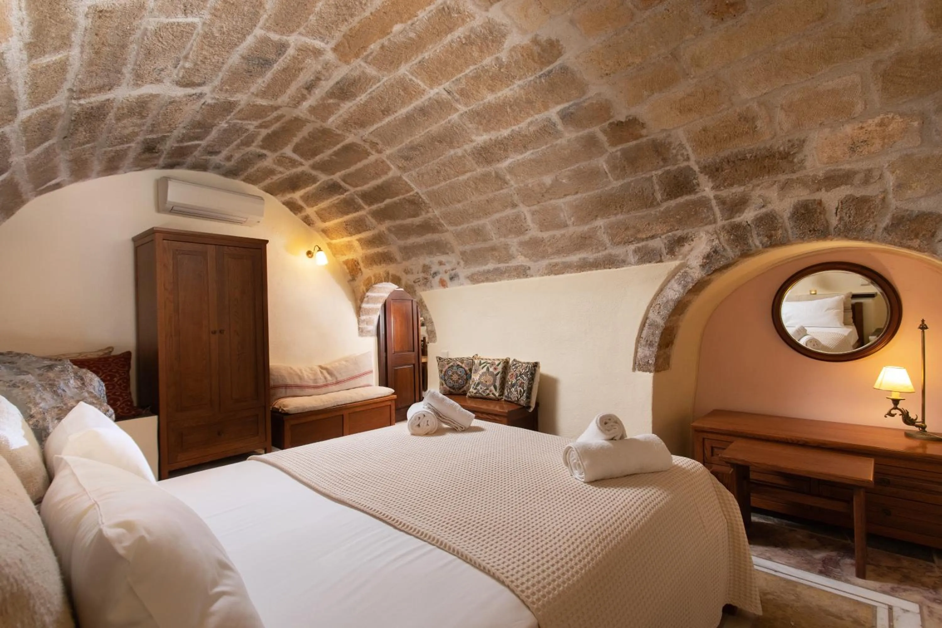 Bed in Bastione Malvasia Hotel (ex New Malvasia)