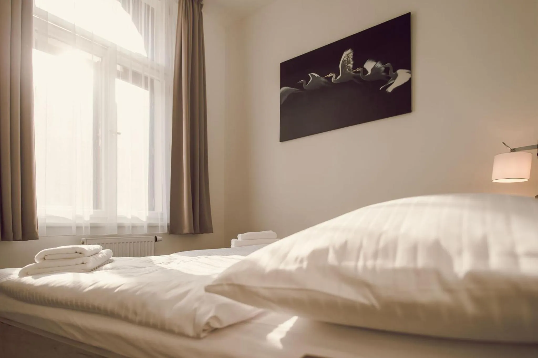 Photo of the whole room, Bed in Kings Residence