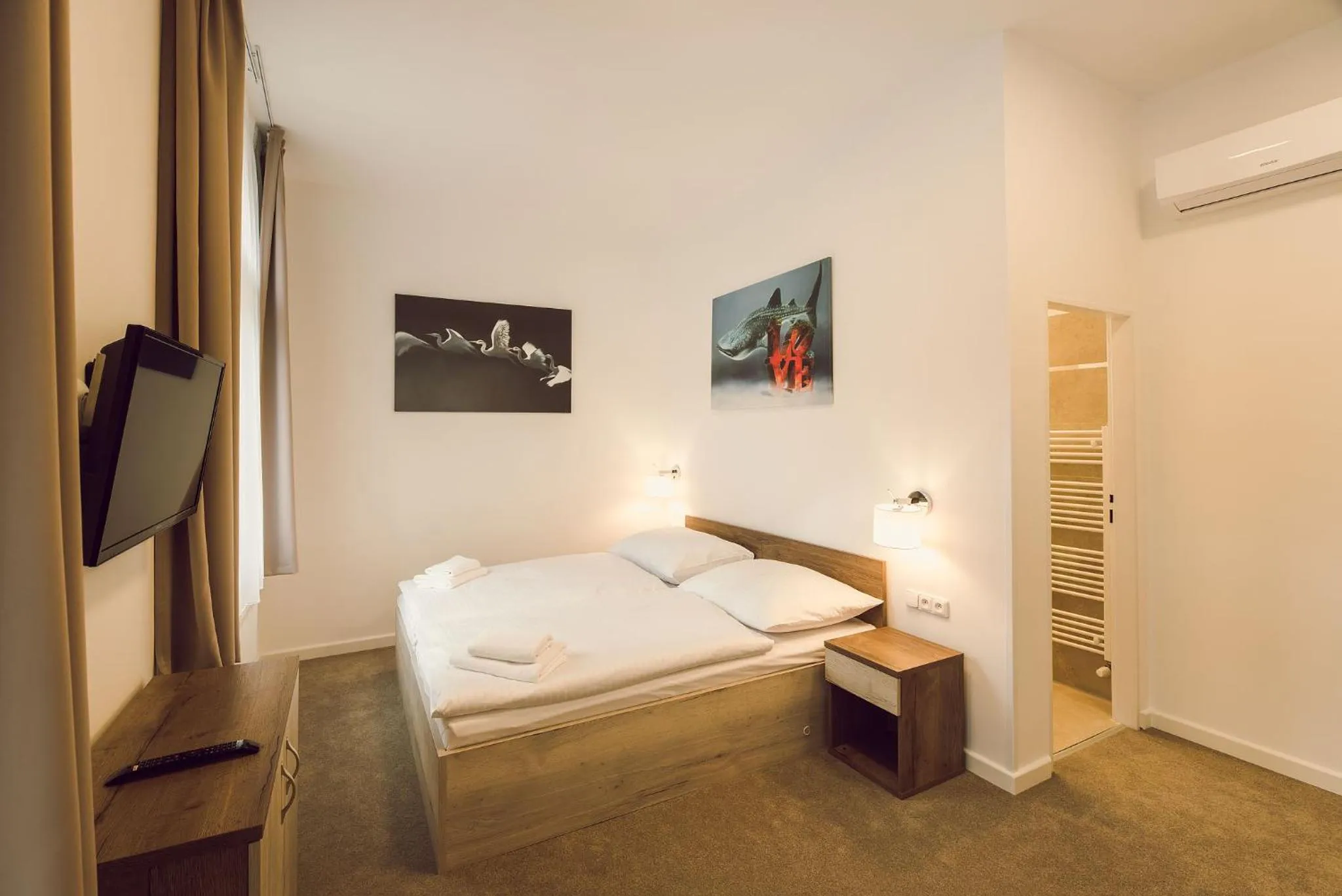 Bed in Kings Residence