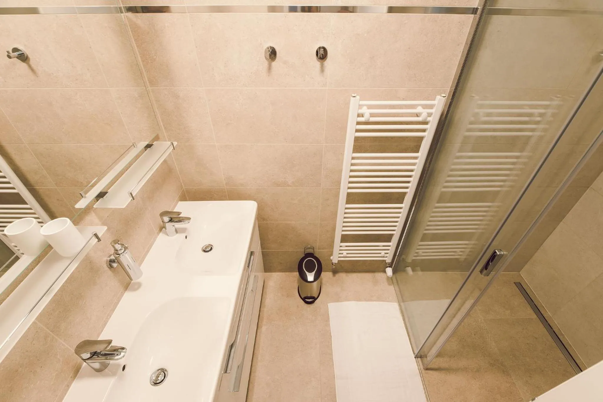 Bathroom in Kings Residence