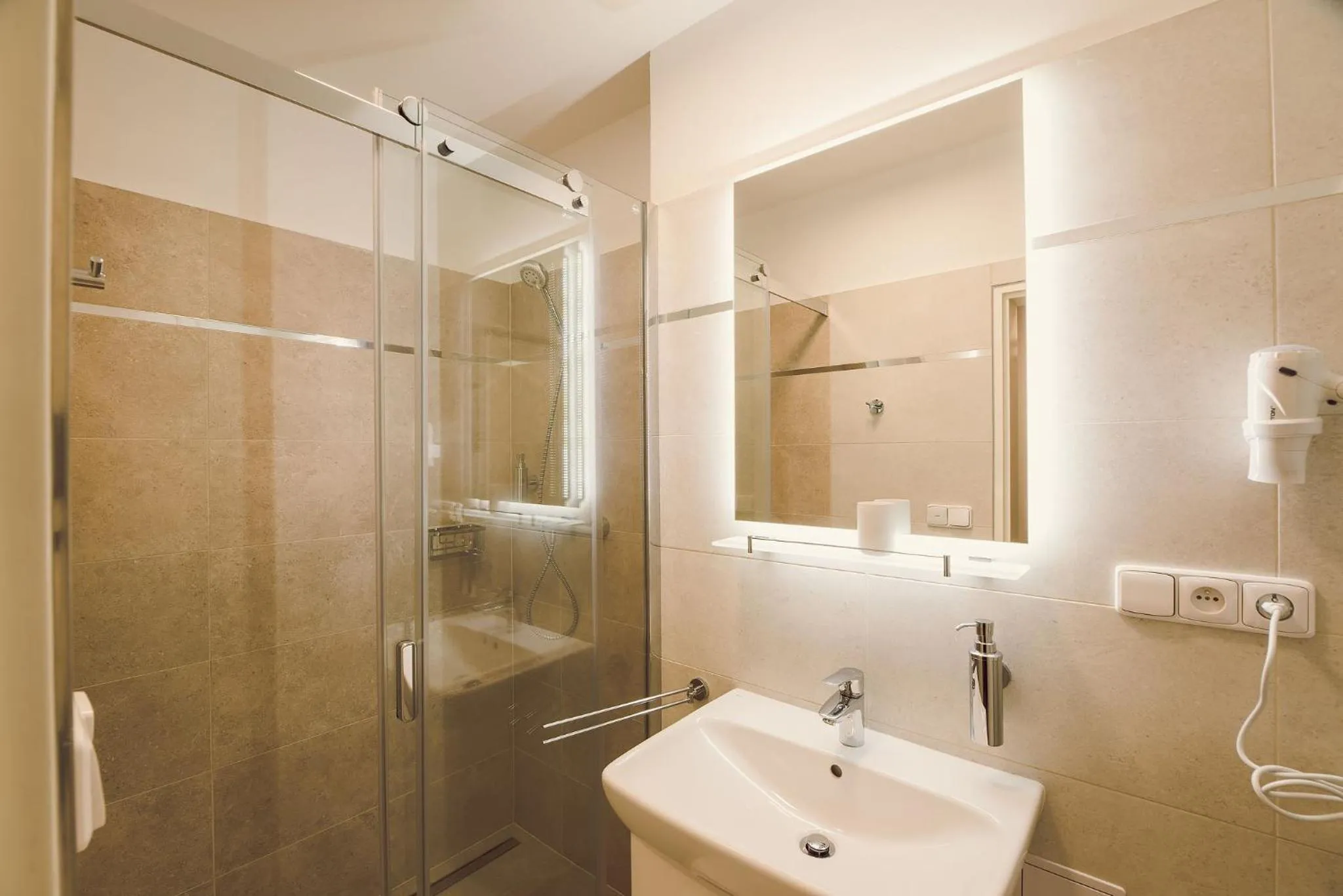 Shower in Kings Residence