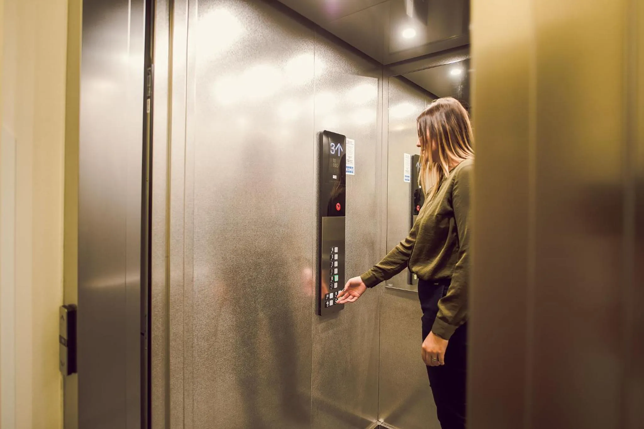elevator in Kings Residence