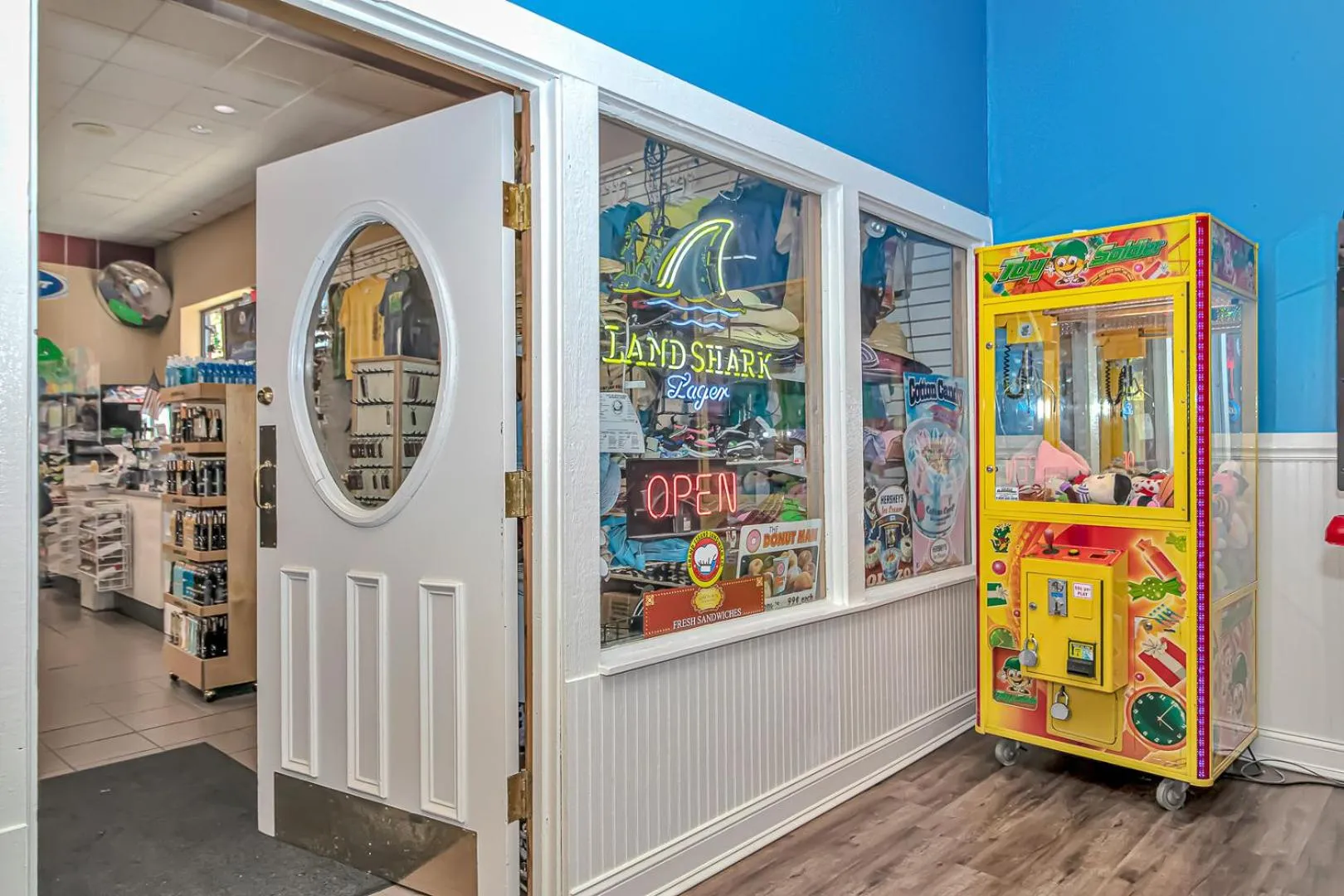 On-site shops in Sand Dunes 2428