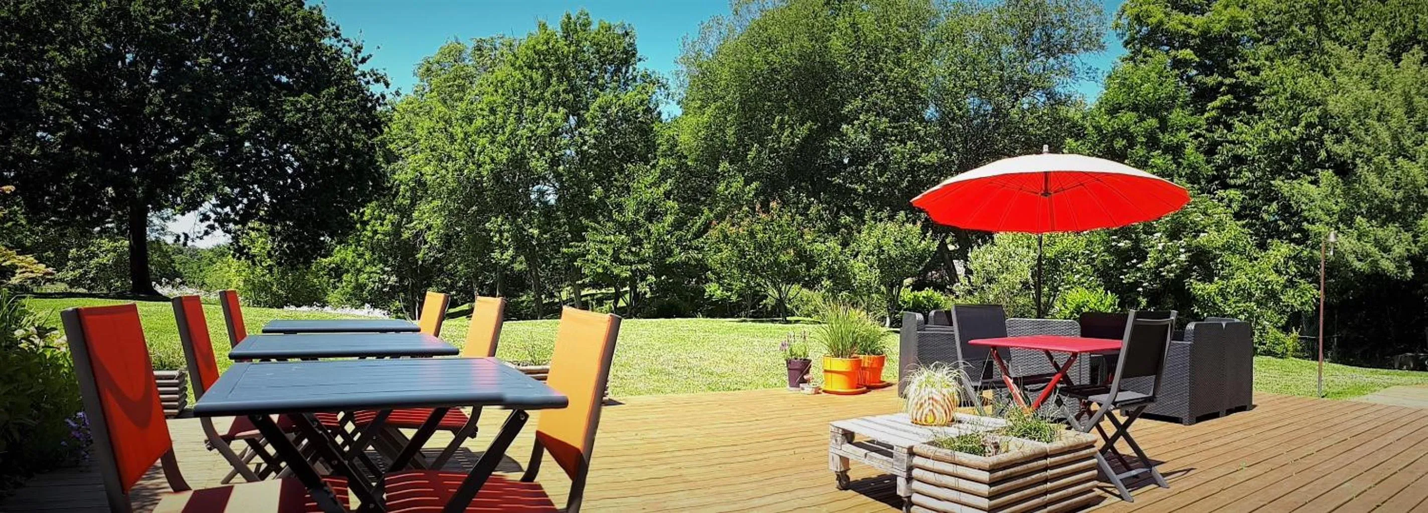 Patio in La Fontaine de Resnel
