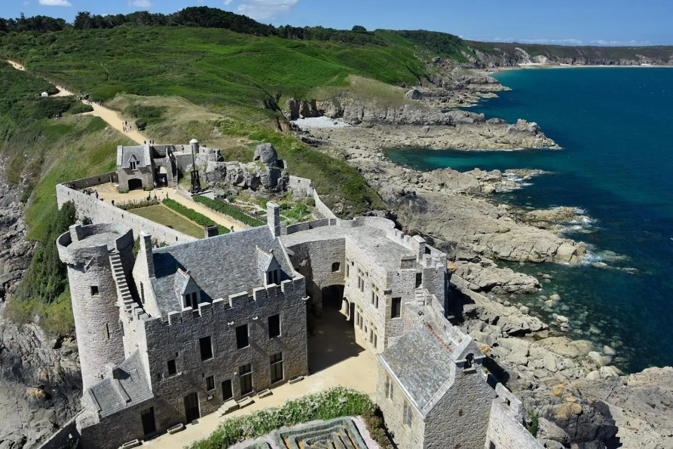 Off site in La Fontaine de Resnel