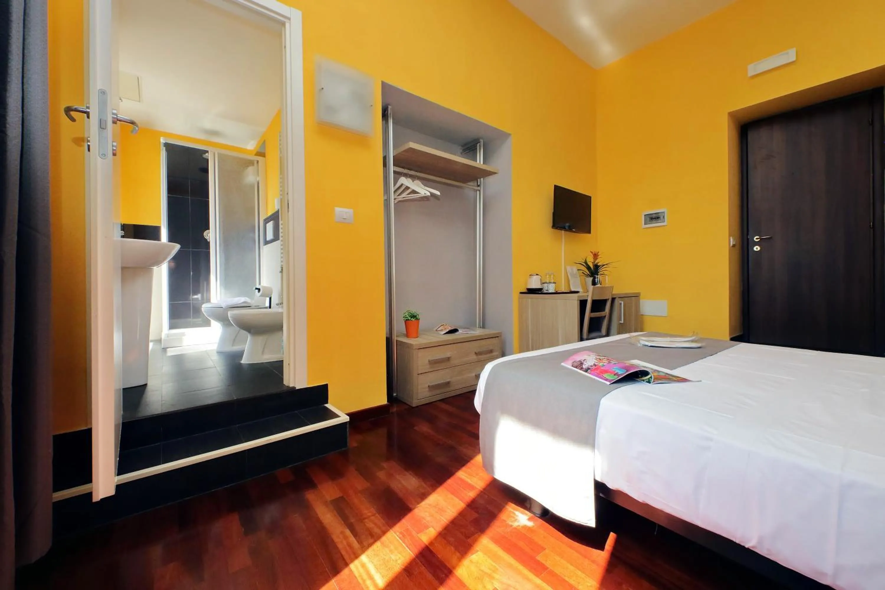 Photo of the whole room, Bed in LHG Comfy Rooms