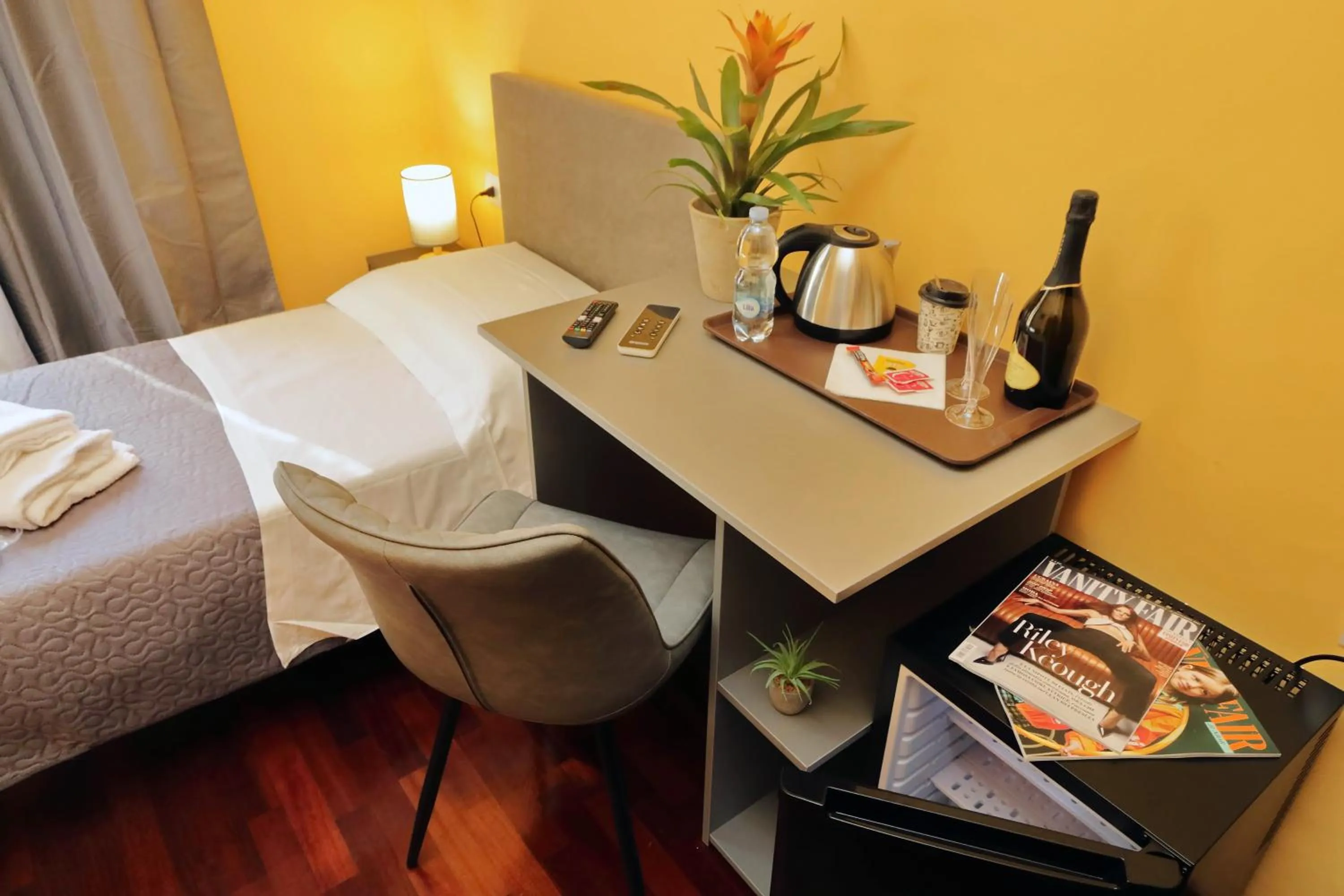 Bedroom, Bed in LHG Comfy Rooms