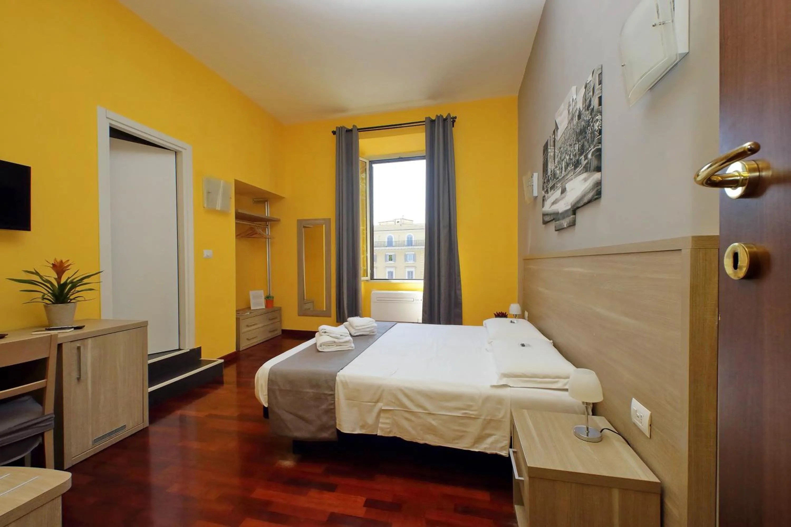 Photo of the whole room, Bed in LHG Comfy Rooms