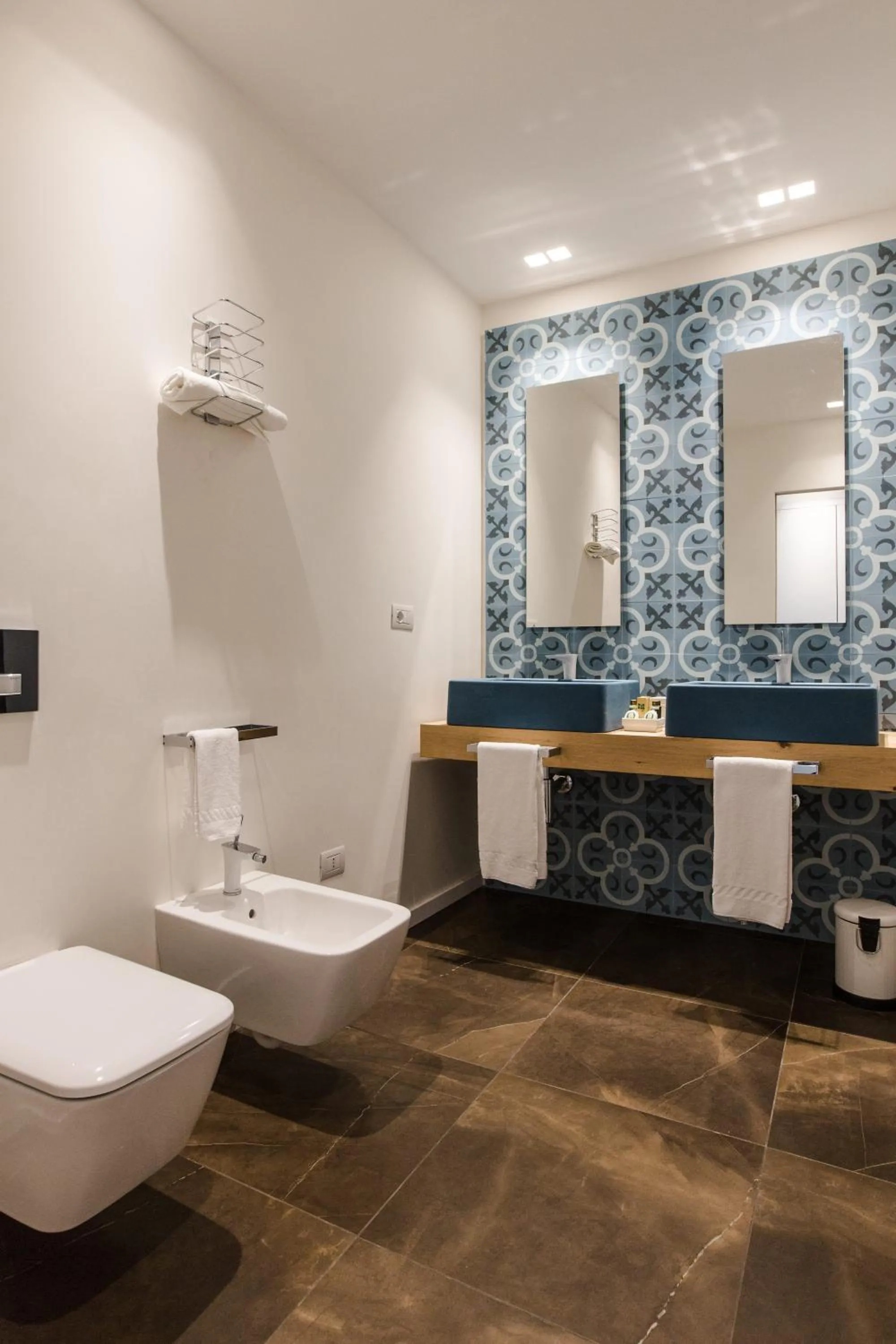 Shower in Plebis - B&B in Sicilia nel centro storico di Catania