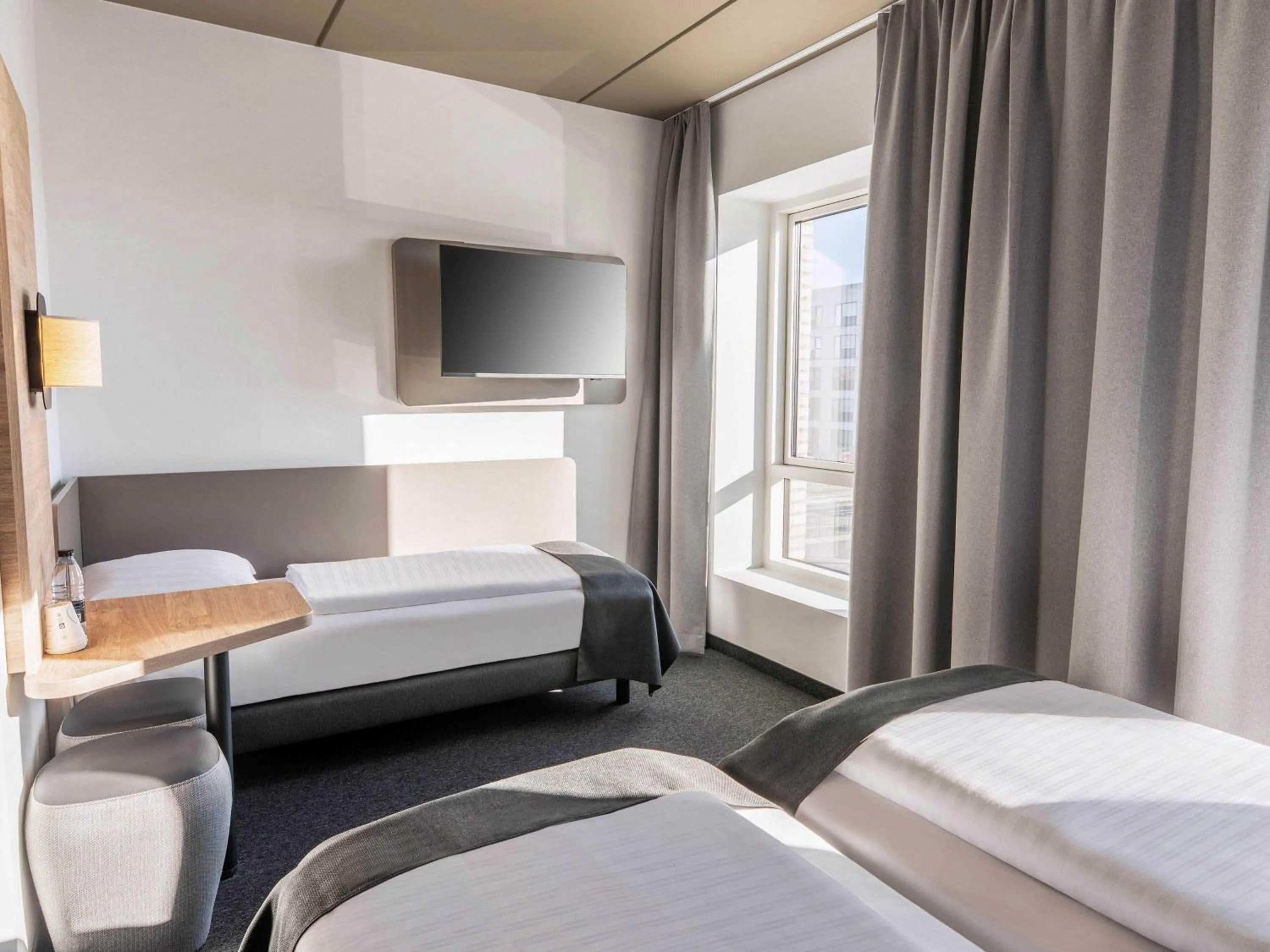 Photo of the whole room, Bed in B&B Hotel Frankfurt-West