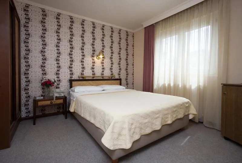 Photo of the whole room, Bed in Olympos Hotel