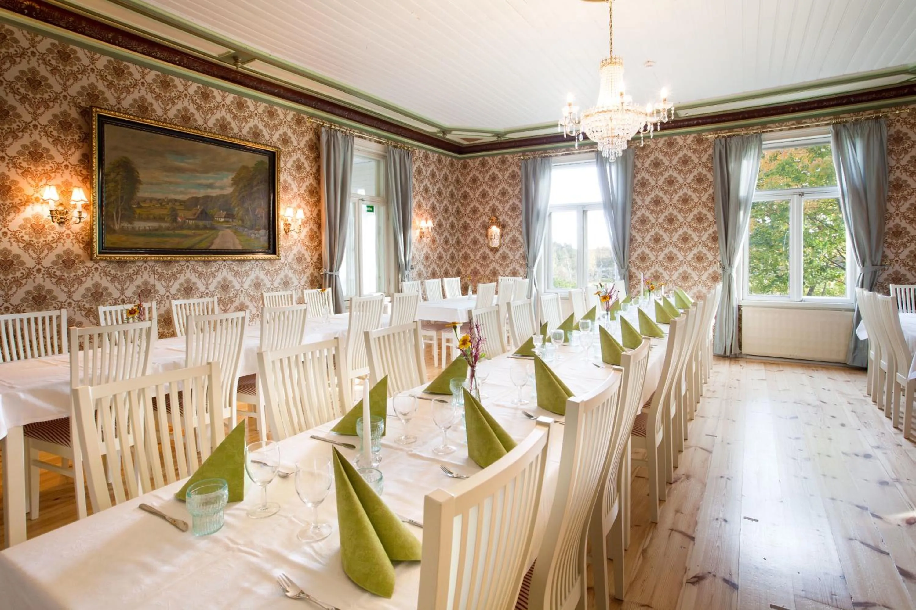 Food and drinks in Löydön Kartano