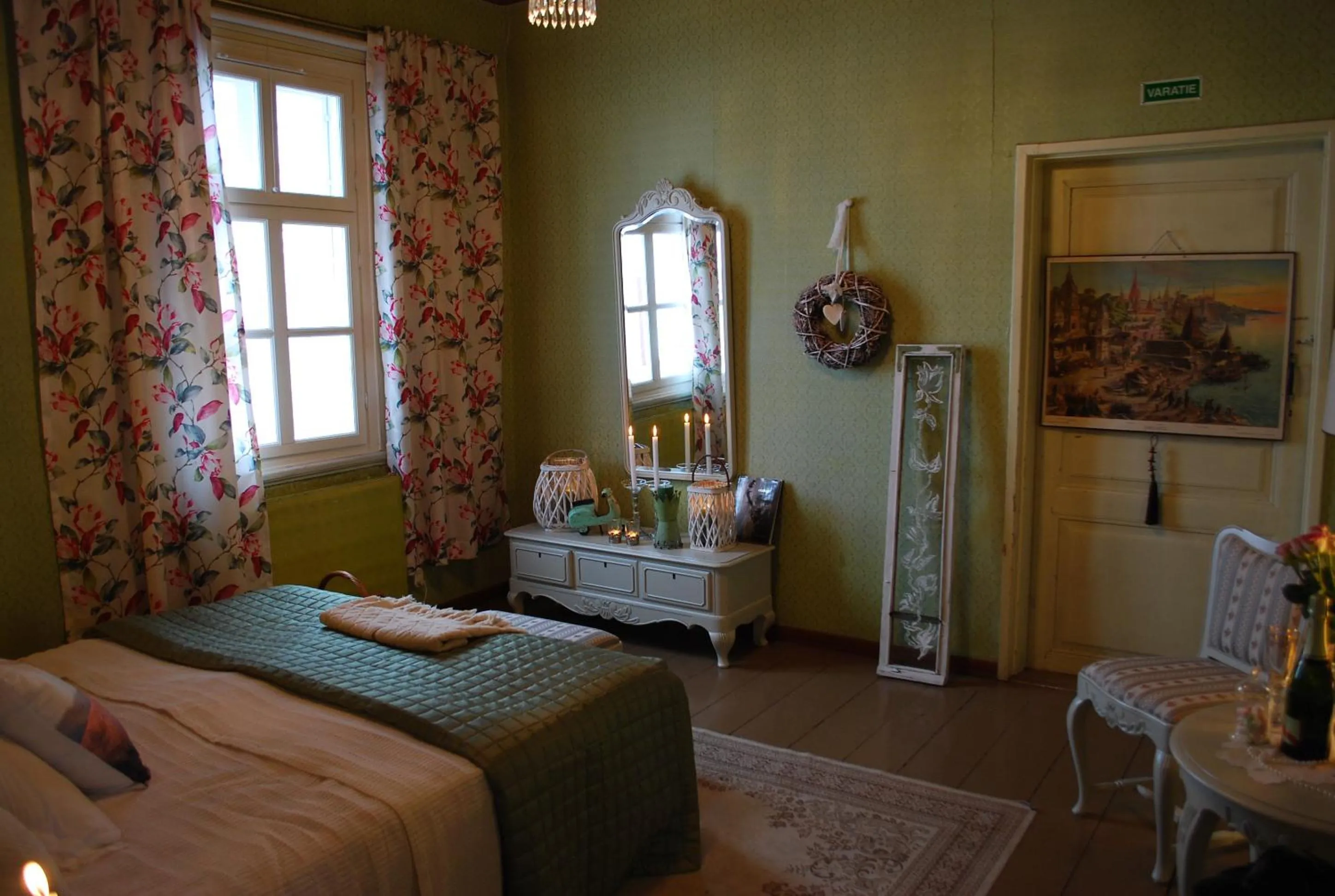 Bed in Löydön Kartano