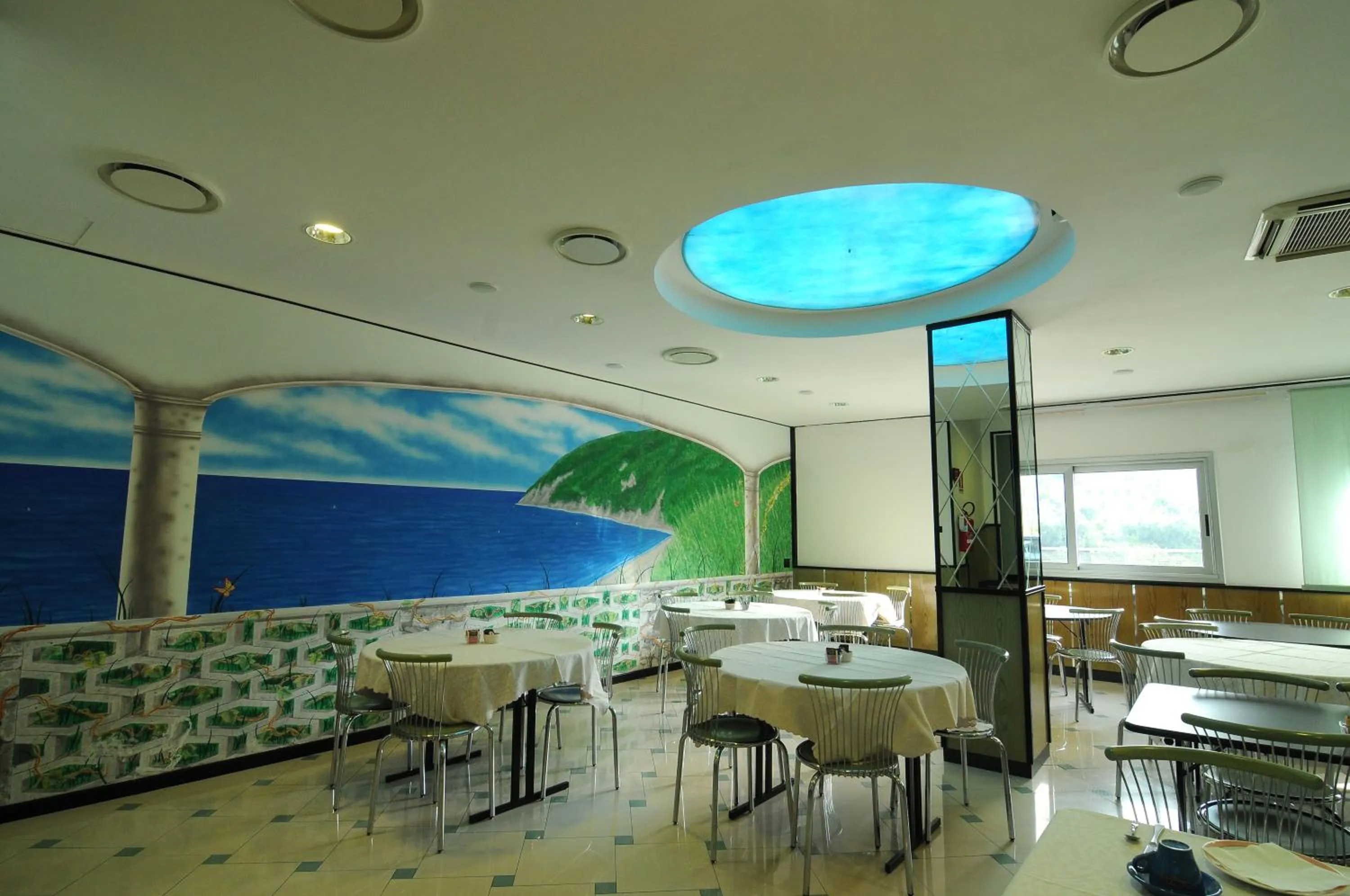 Restaurant/places to eat in Hotel Residence Mondial