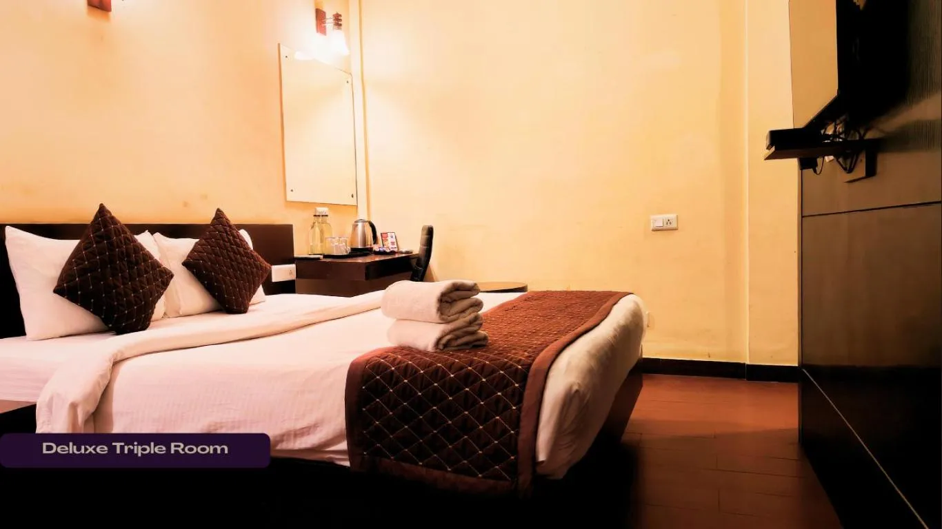 Bedroom, Bed in Mount Embassy