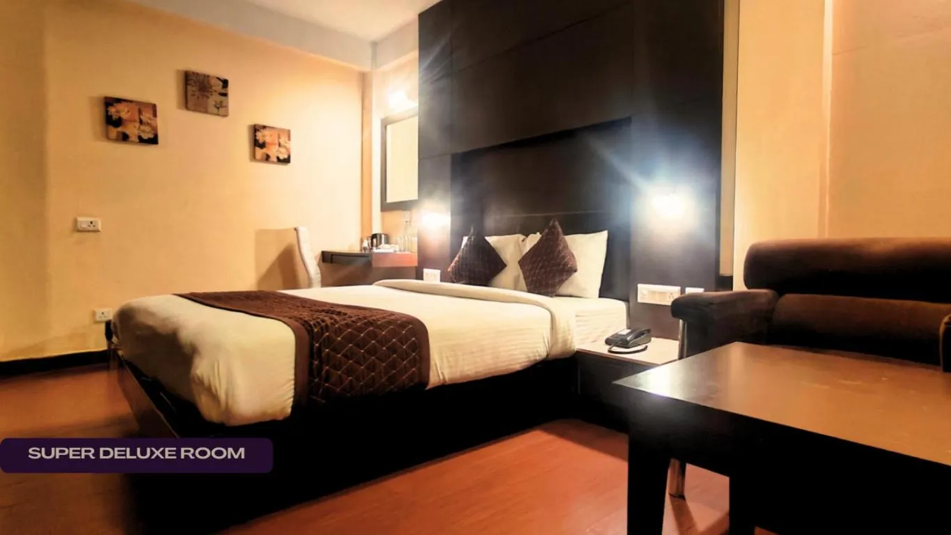 Photo of the whole room, Bed in Mount Embassy