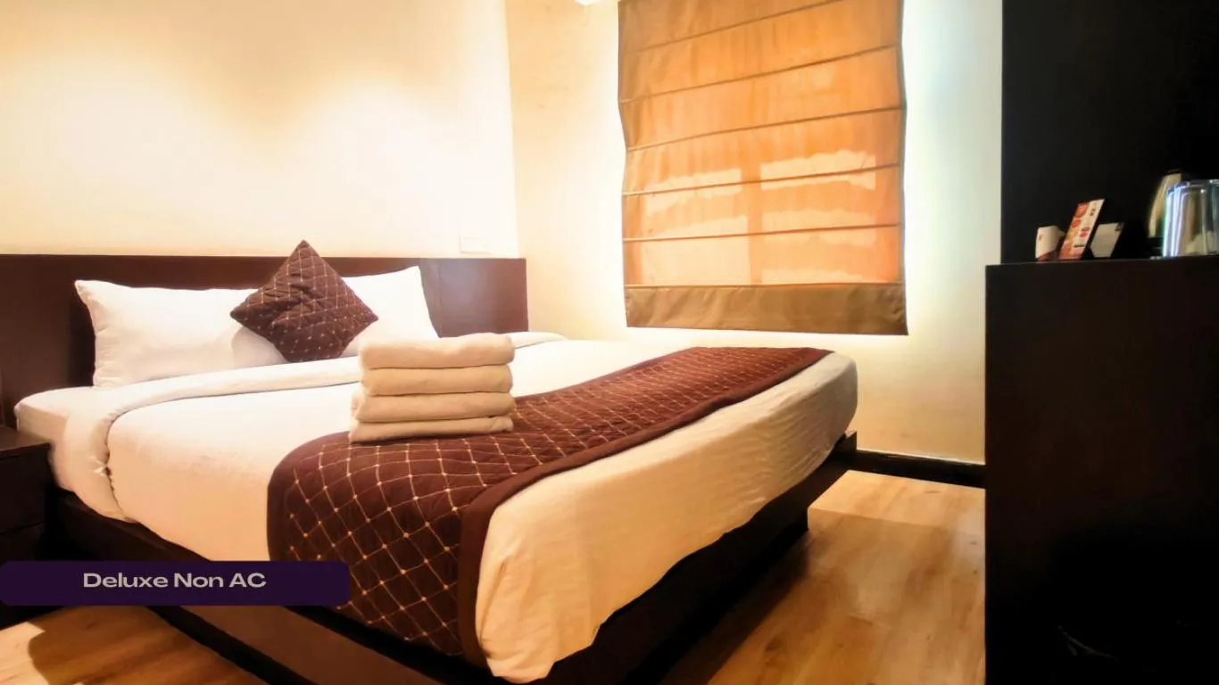 Bedroom, Bed in Mount Embassy