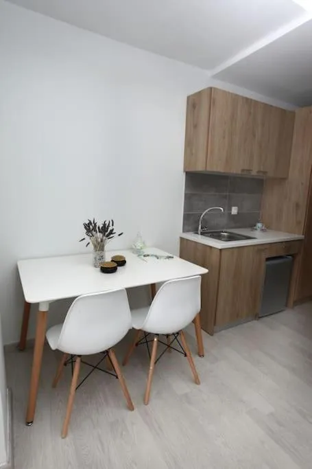 Kitchen or kitchenette in Old Town Hall Suites and Apartments