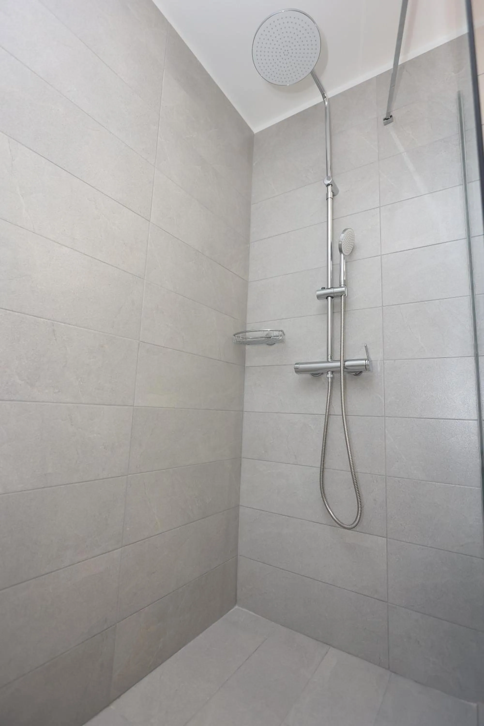 Shower in Old Town Hall Suites and Apartments