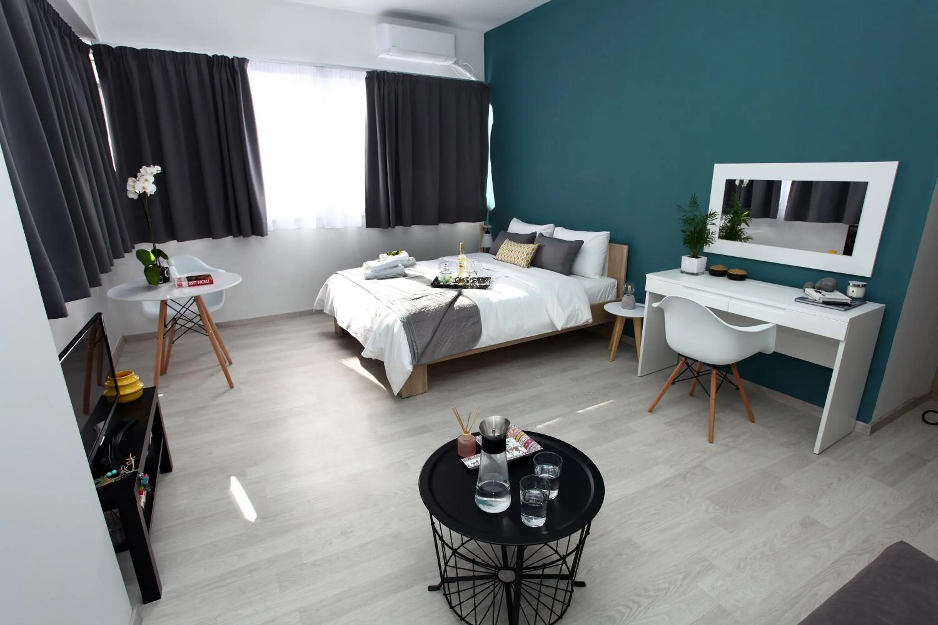 Photo of the whole room, Bed in Old Town Hall Suites and Apartments