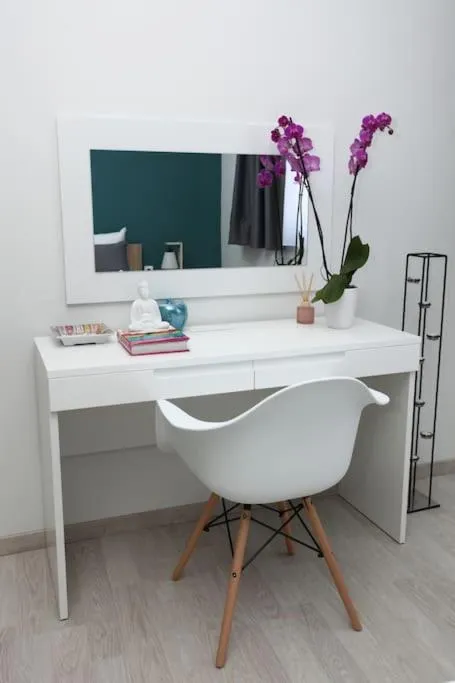 hair dresser in Old Town Hall Suites and Apartments