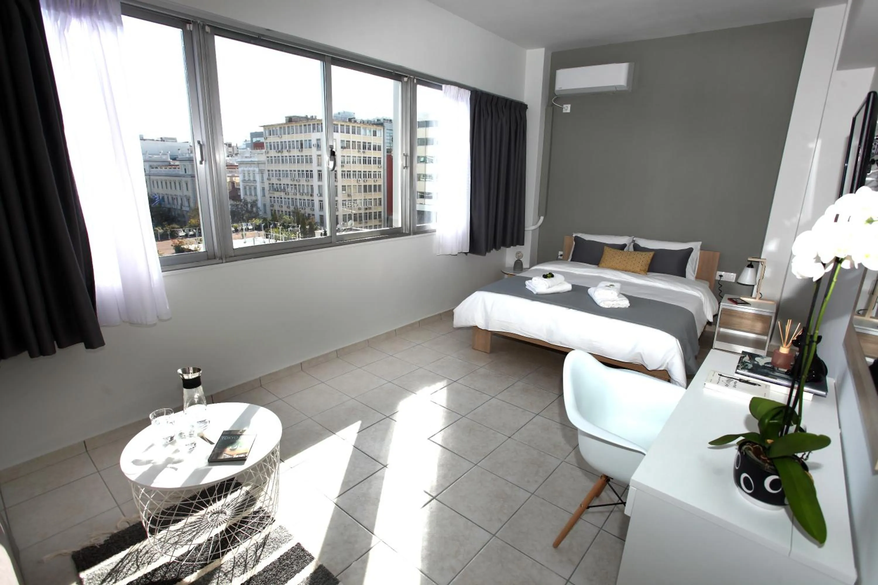 Photo of the whole room, Bed in Old Town Hall Suites and Apartments