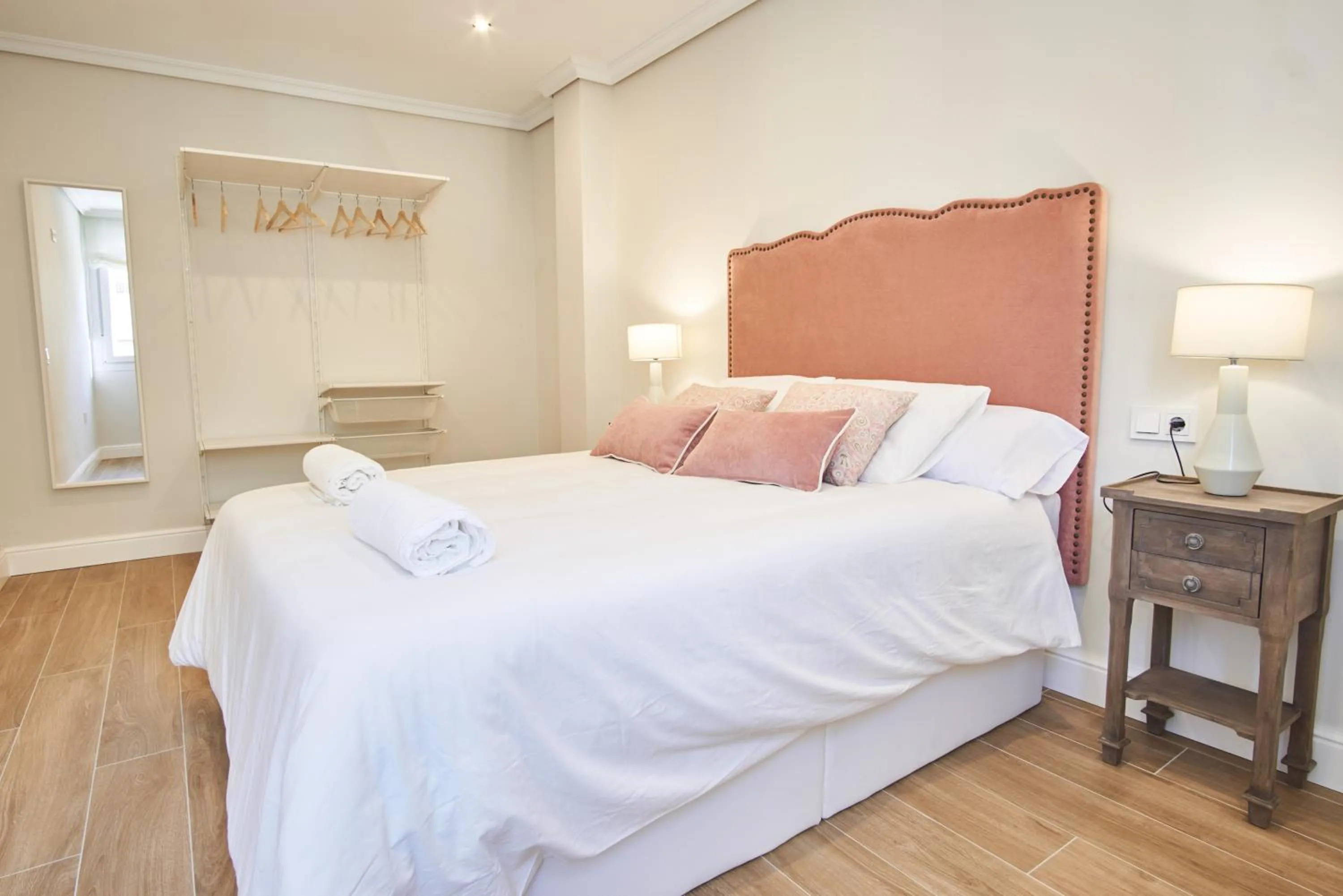 Arjona Riverside Central Deluxe by Valcambre