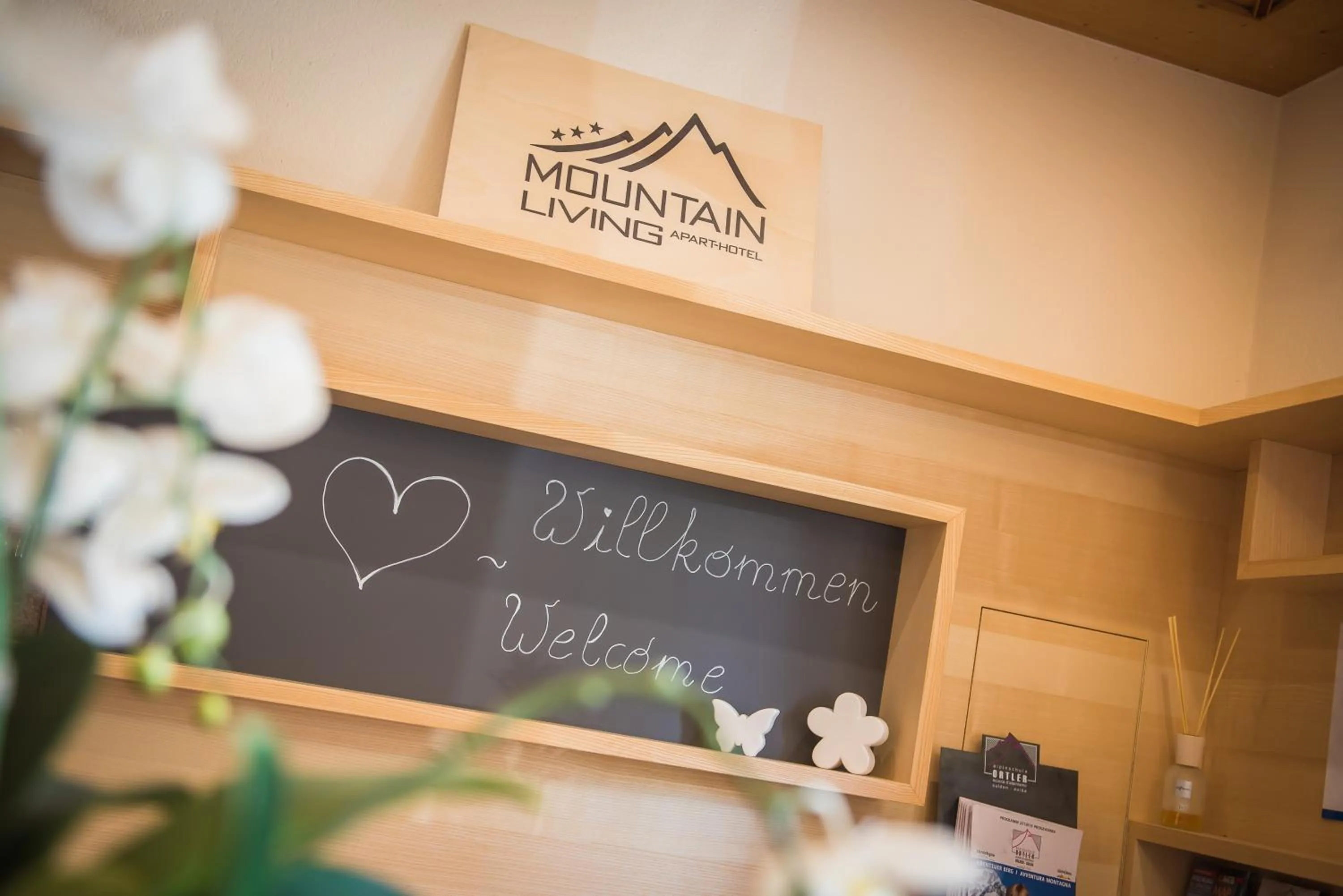 Lobby or reception in Mountain Living Apartments