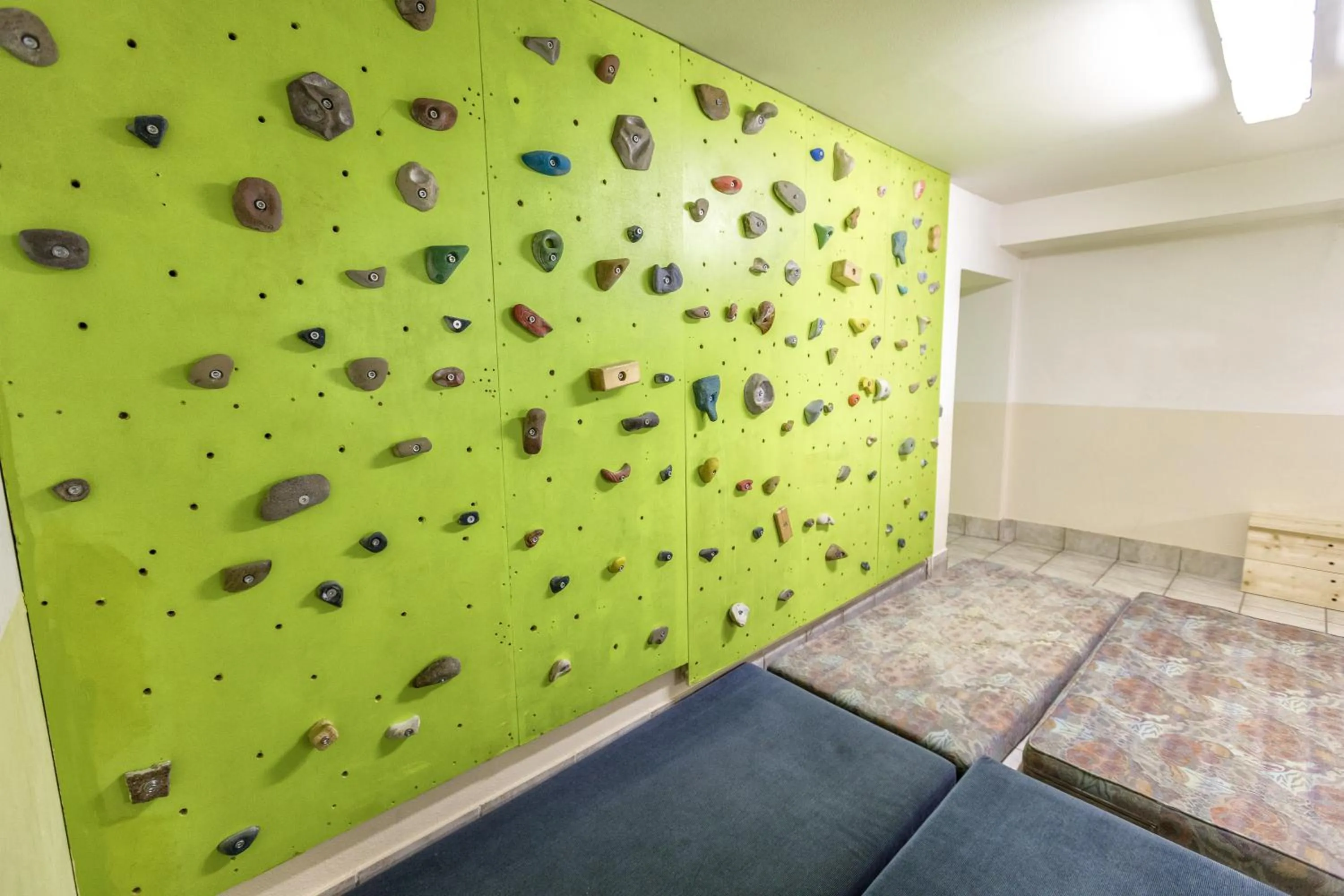 Area and facilities in Mountain Living Apartments