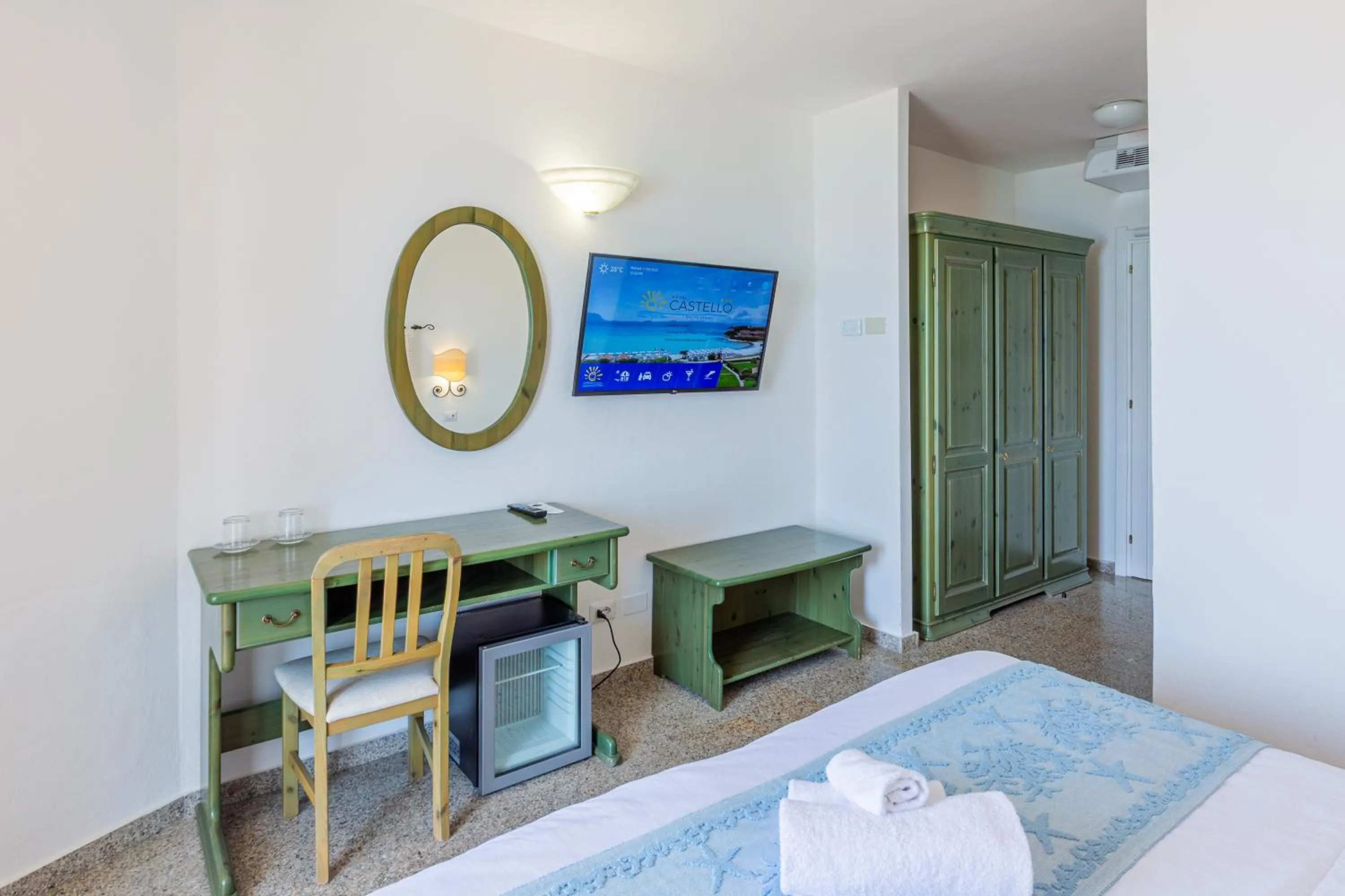 Photo of the whole room, Bed in Hotel Castello