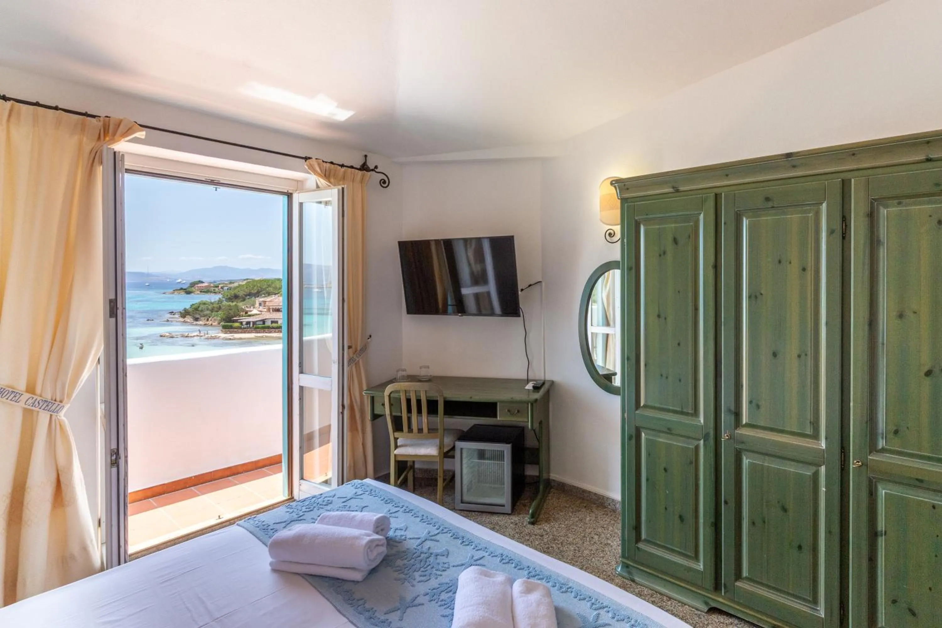 Photo of the whole room, Bed in Hotel Castello