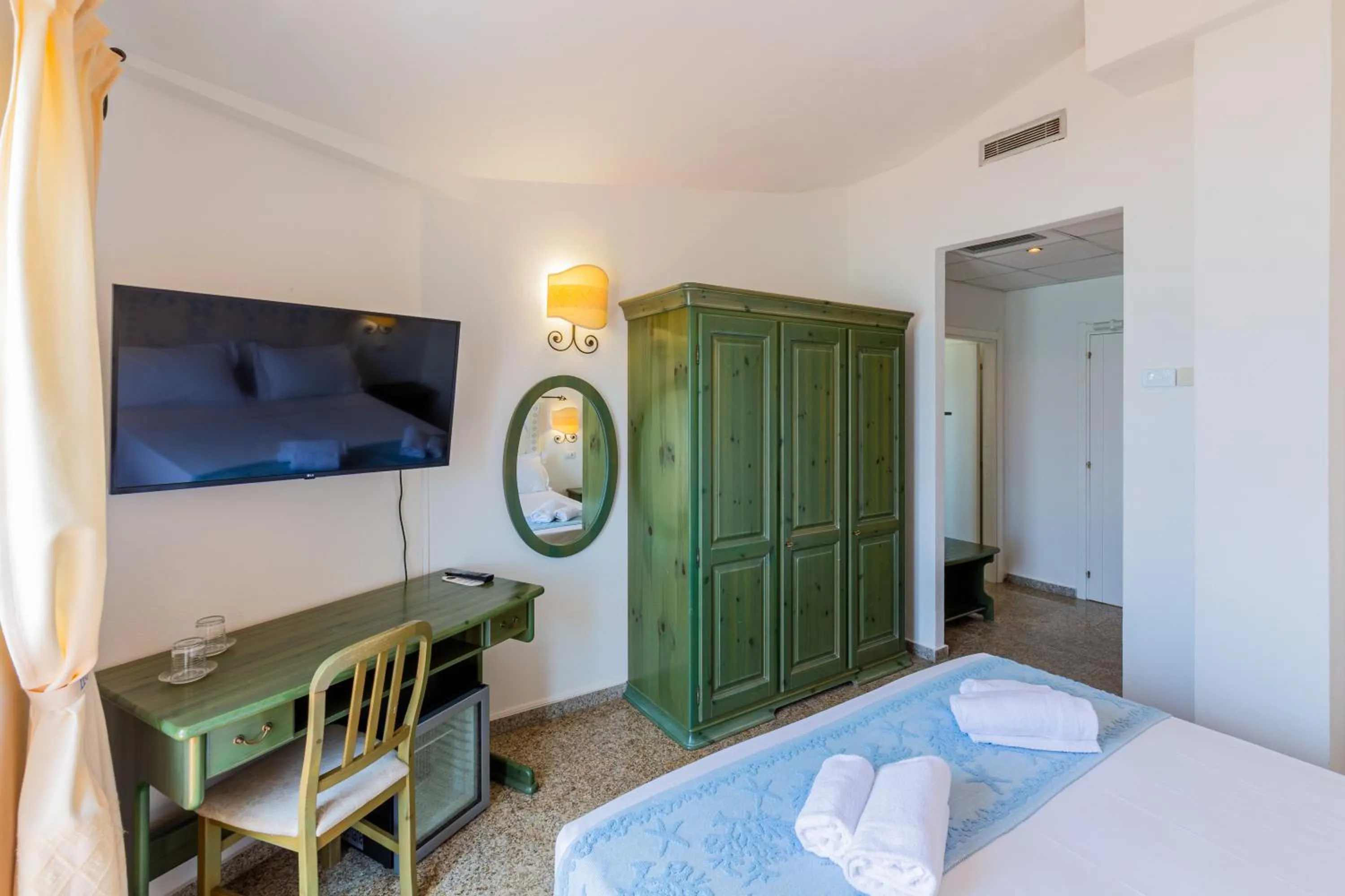 Photo of the whole room, Bed in Hotel Castello