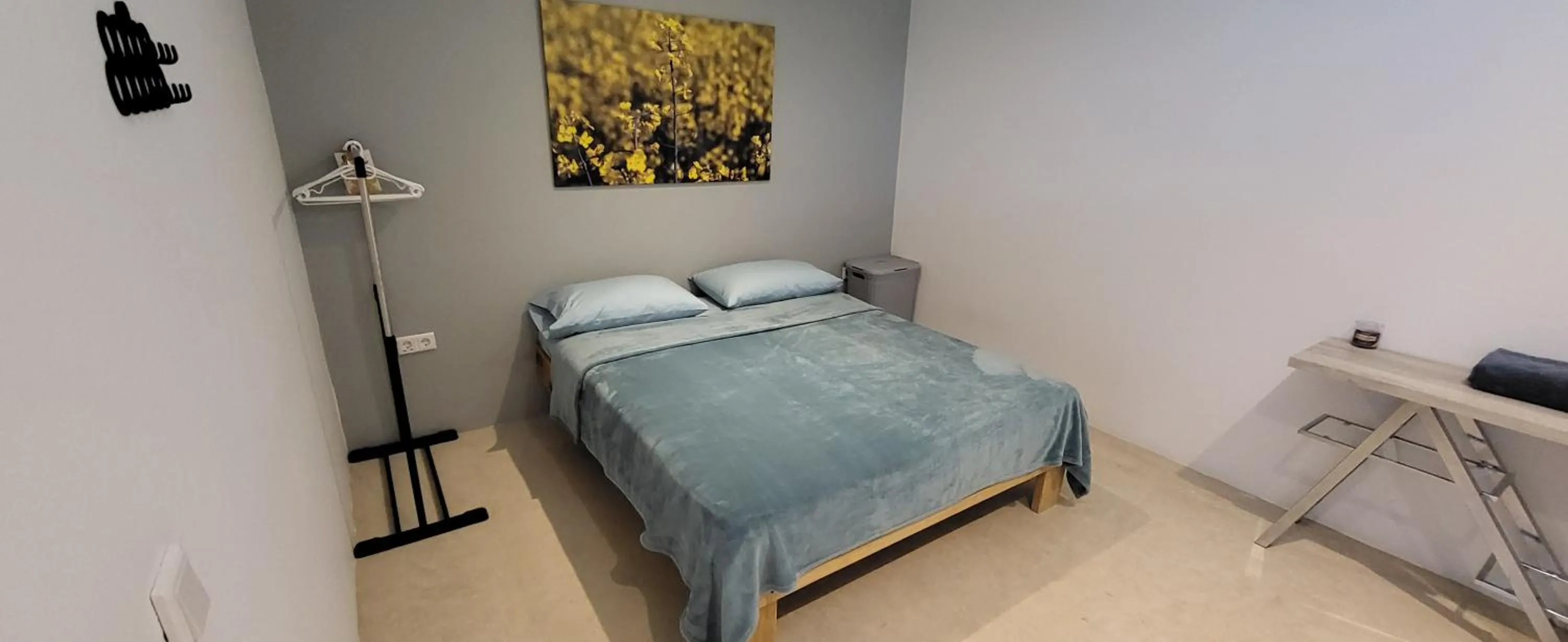 Bed in Sunny Hill Apartment