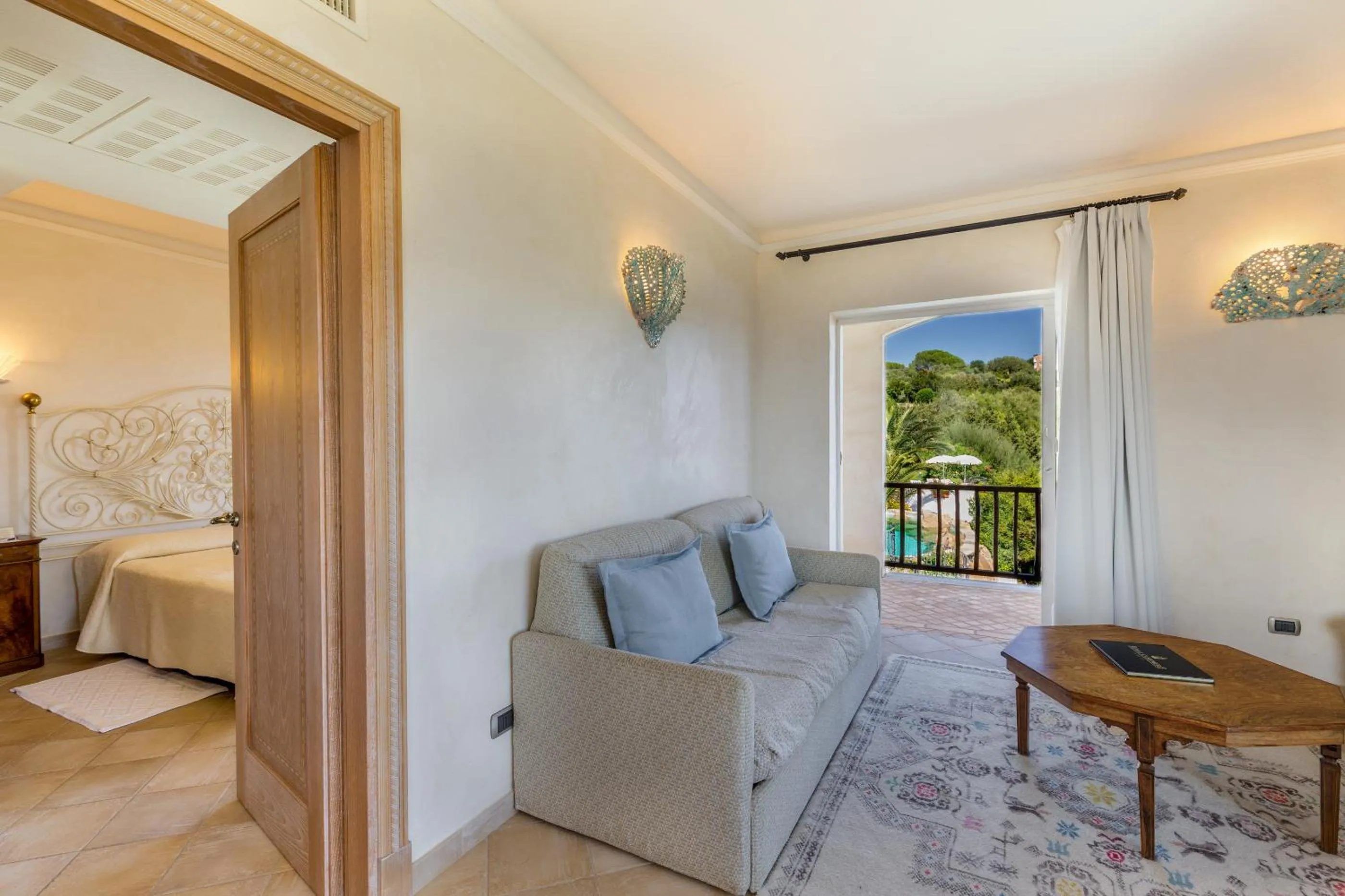 Bedroom, Bed in Petra Bianca