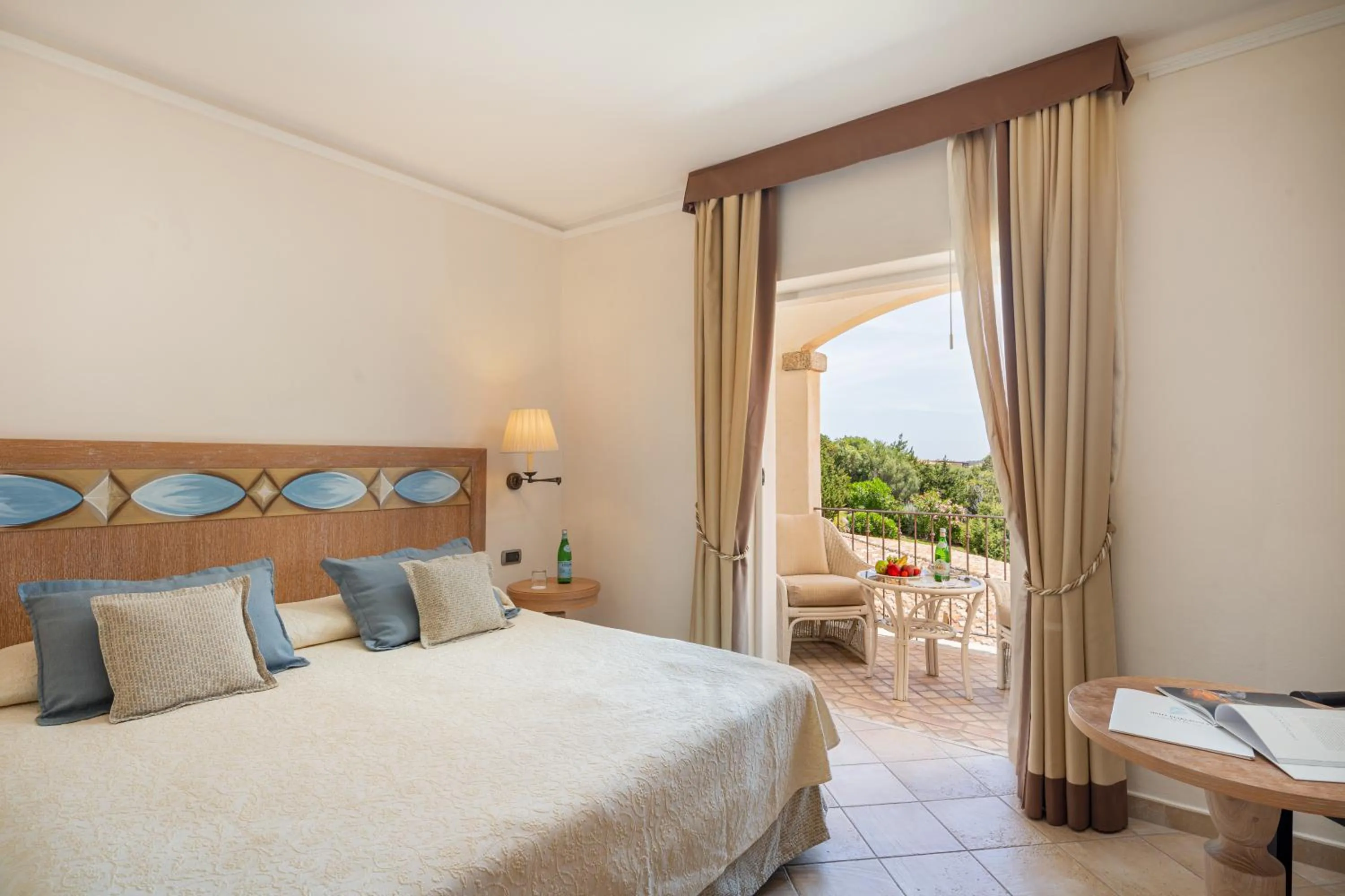 Bedroom, Bed in Petra Bianca