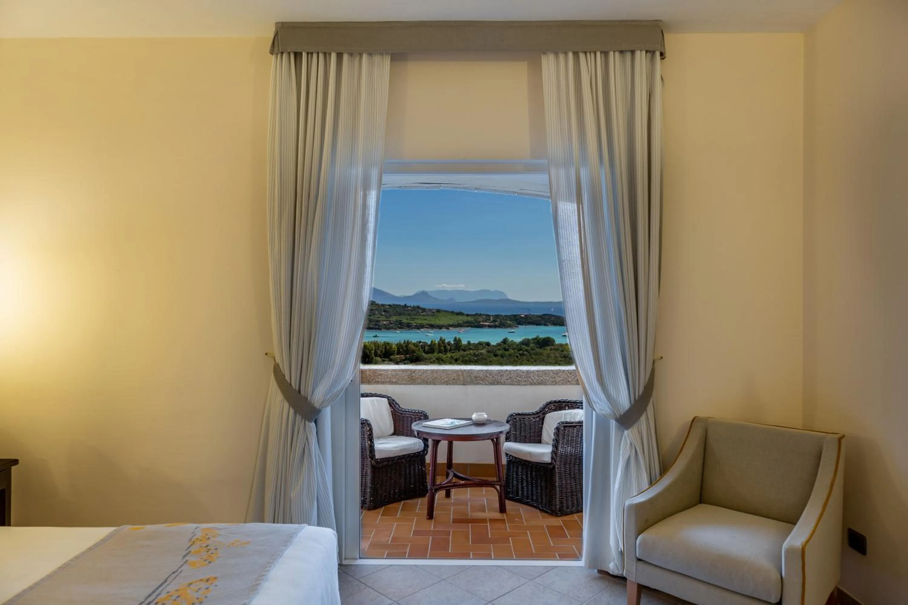 Sea view, Bed in Petra Bianca