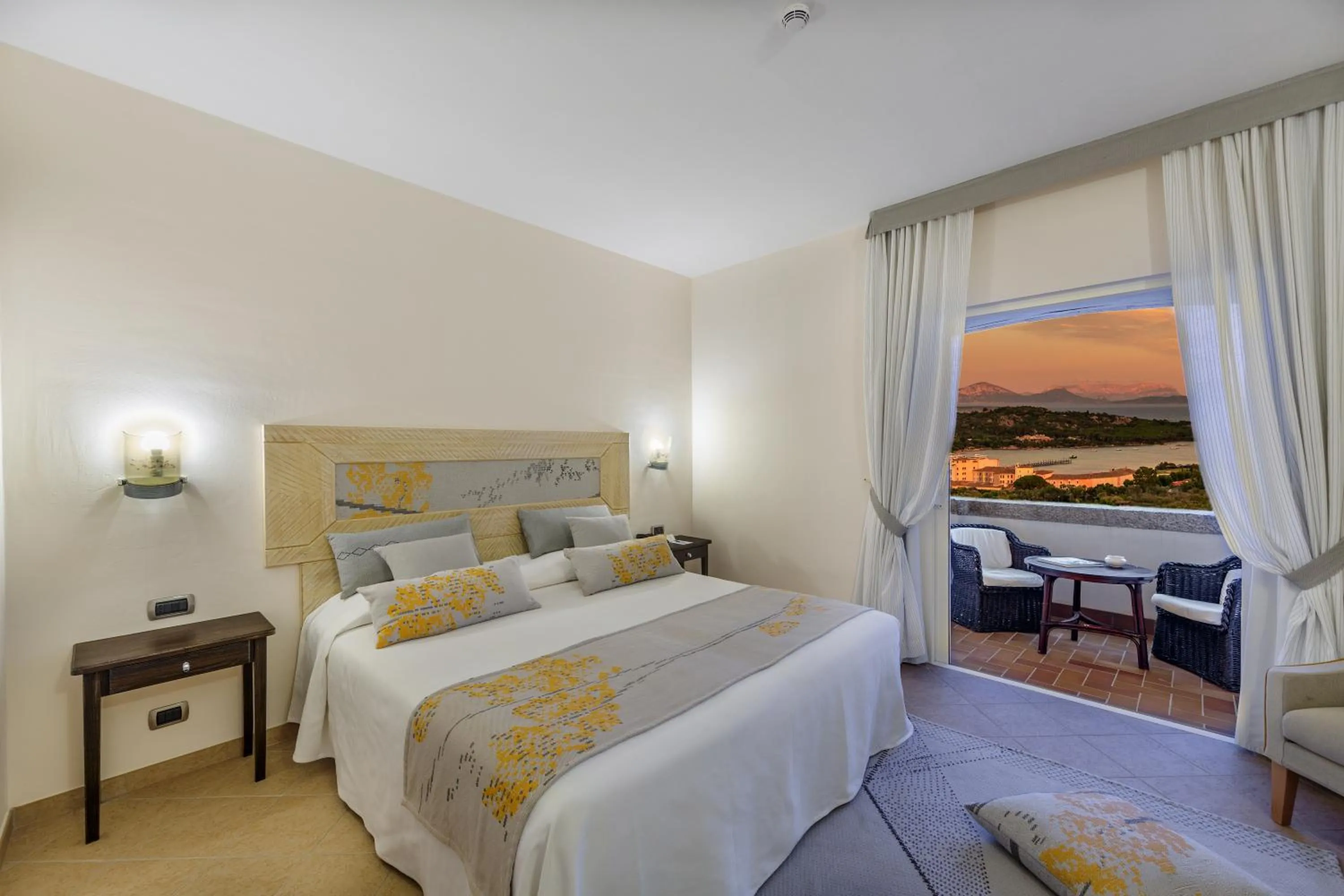 Bedroom, Bed in Petra Bianca