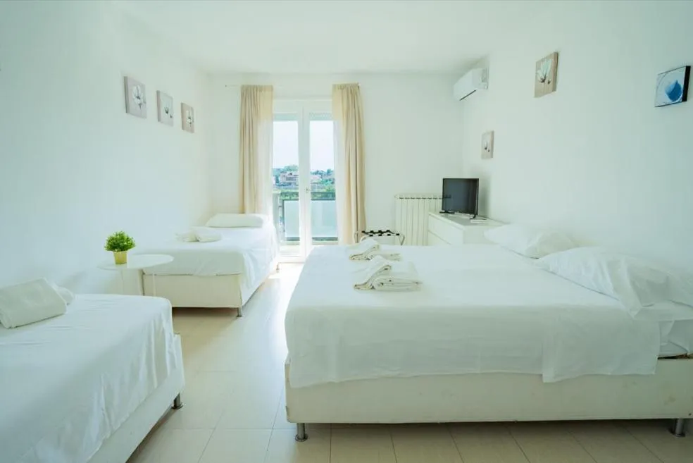 Bed in Isa Residence Fiumicino Airport