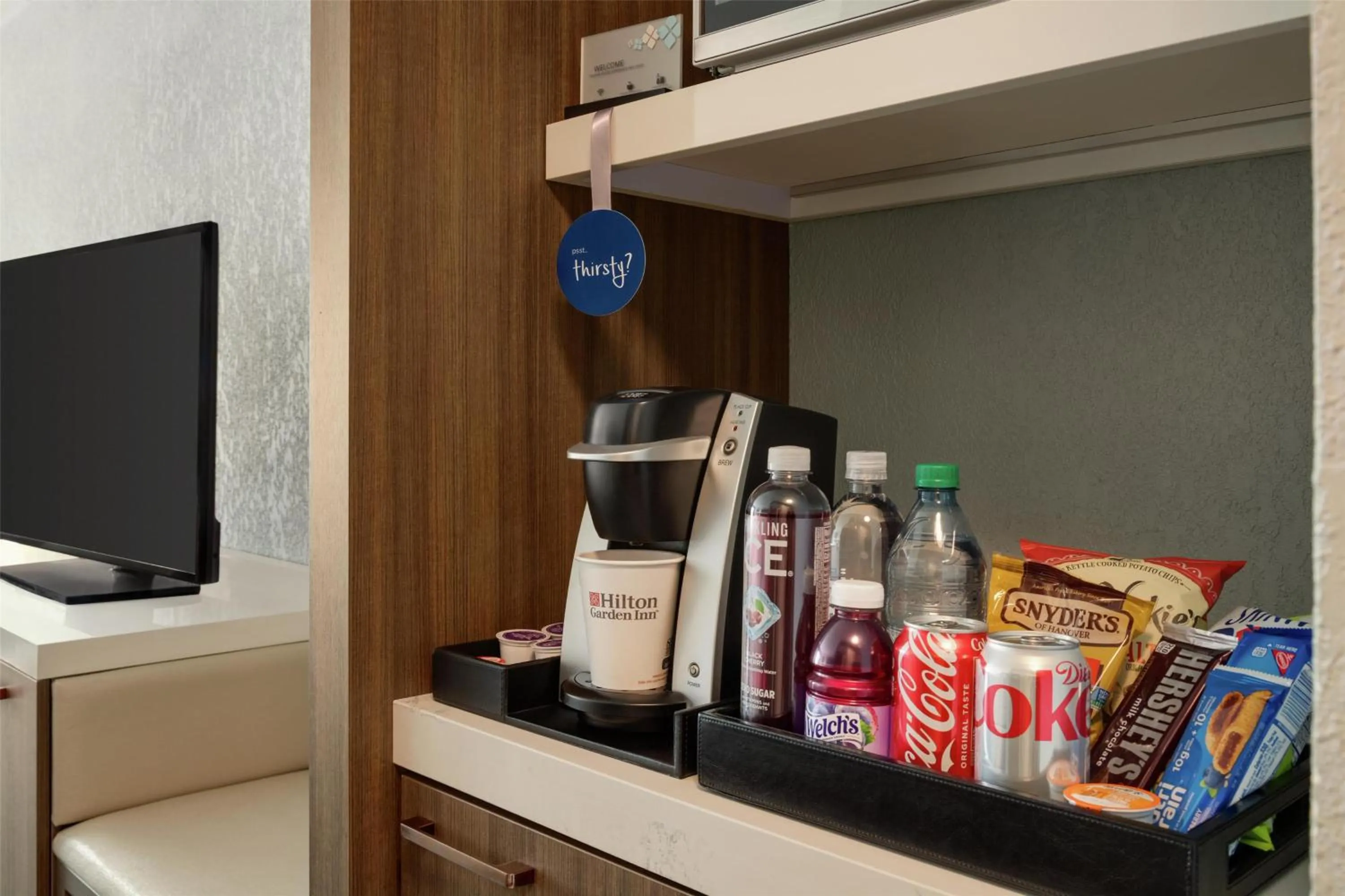 Photo of the whole room in Hilton Garden Inn Cleveland Airport