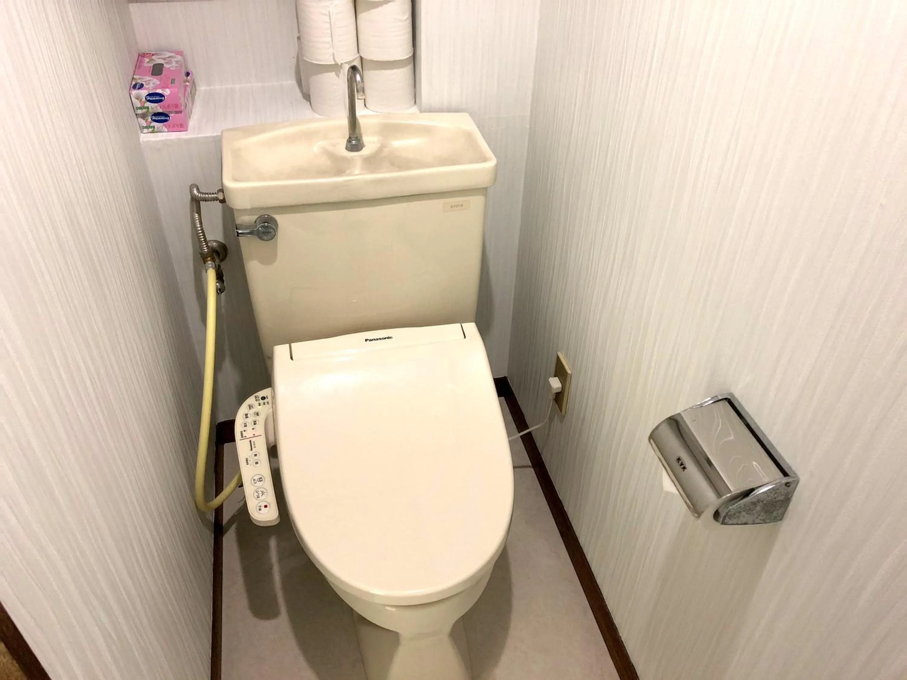 Toilet in TOP EDGE HOSTEL Koenji